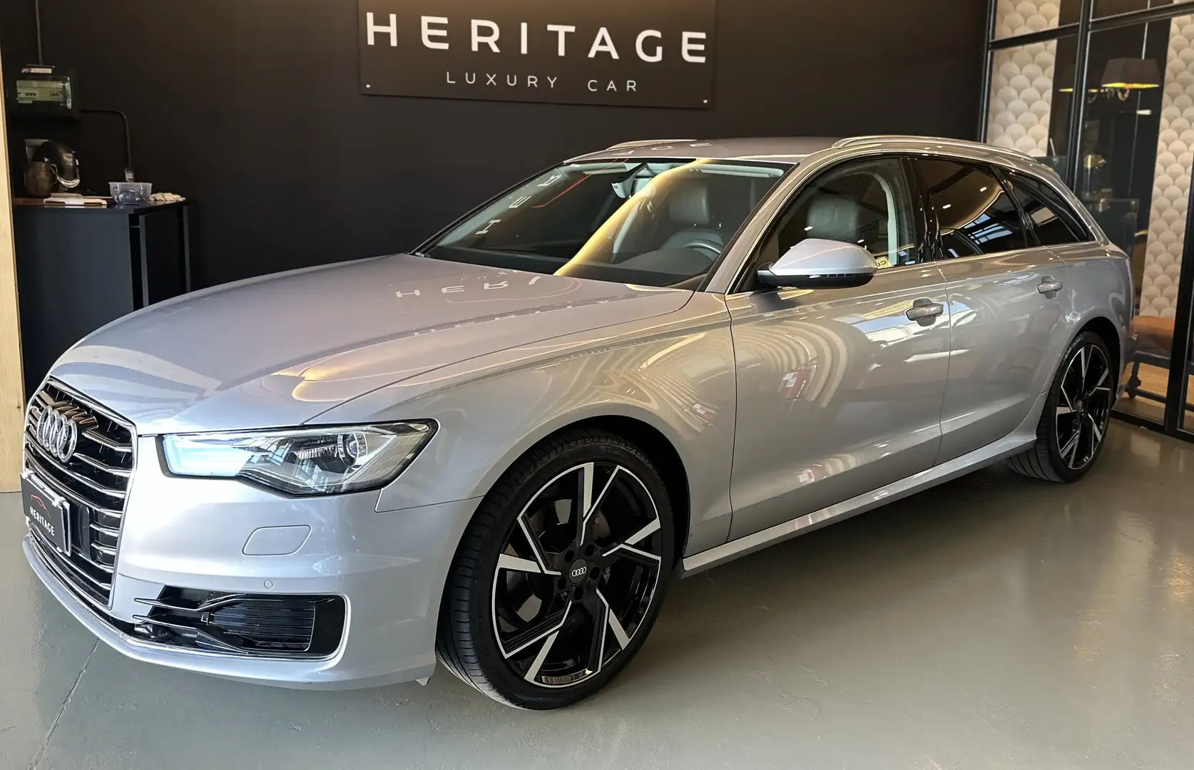 Audi A6 Avant 2.0 tdi ultra Business Plus 190cv s-tronic Gris - 1