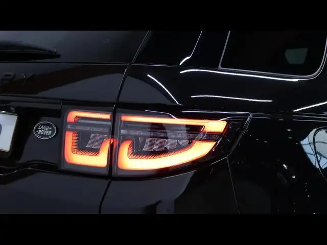 Land Rover Discovery Sport view 9