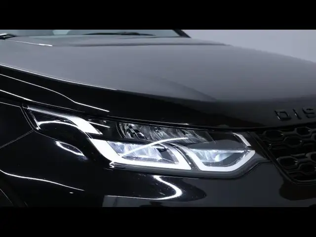 Land Rover Discovery Sport view 8