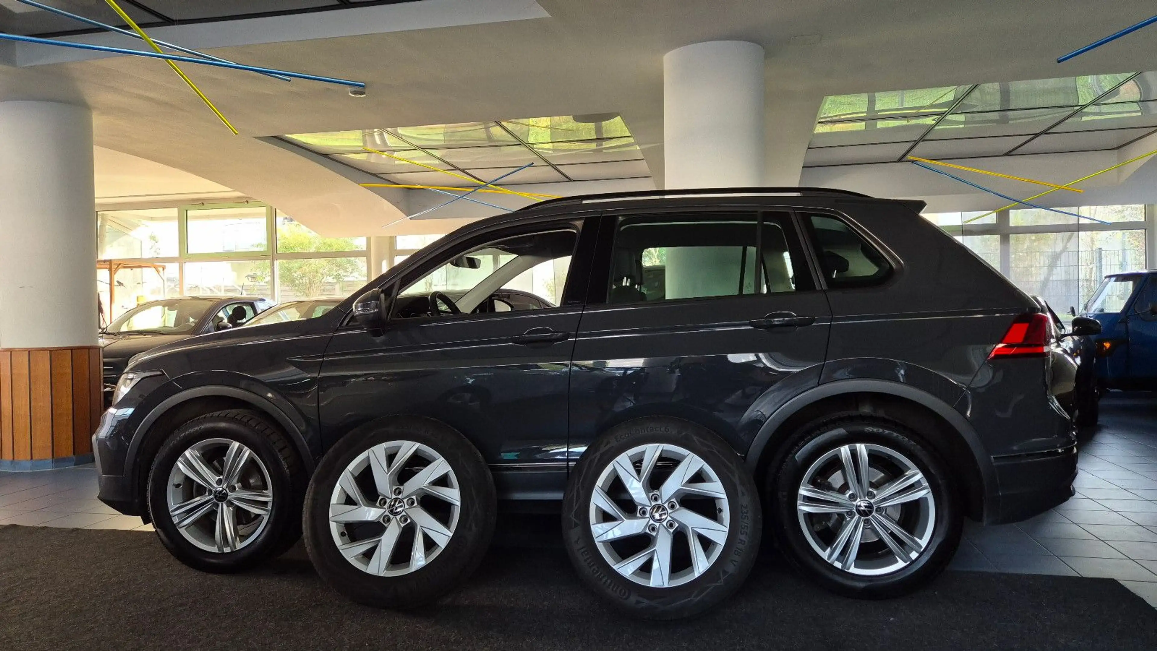 Volkswagen Tiguan Life4Motion/8xAlu/ACC/AHK/DAB/LED/RFK/Nav — photo 2