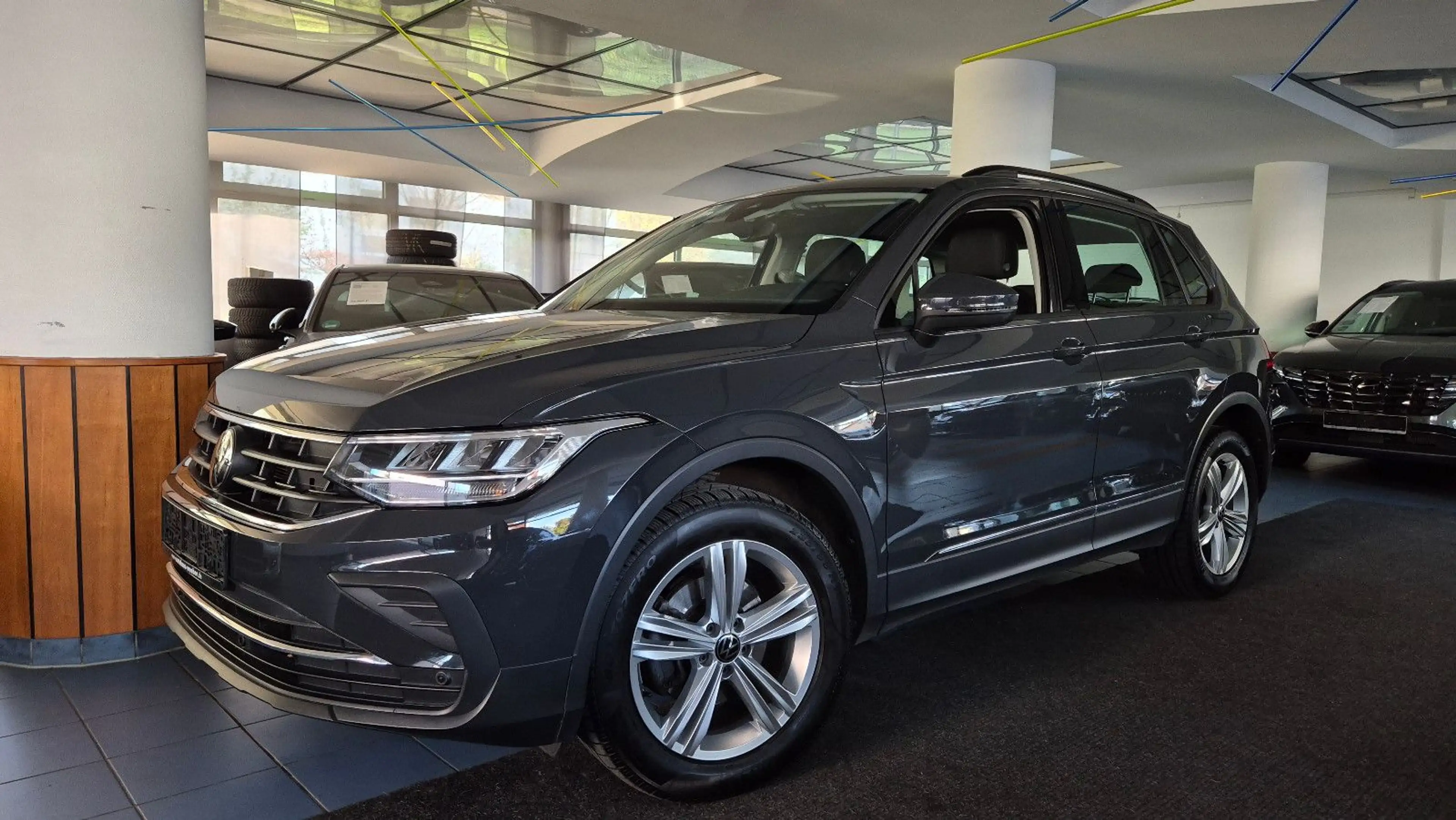Volkswagen Tiguan Life4Motion/8xAlu/ACC/AHK/DAB/LED/RFK/Nav