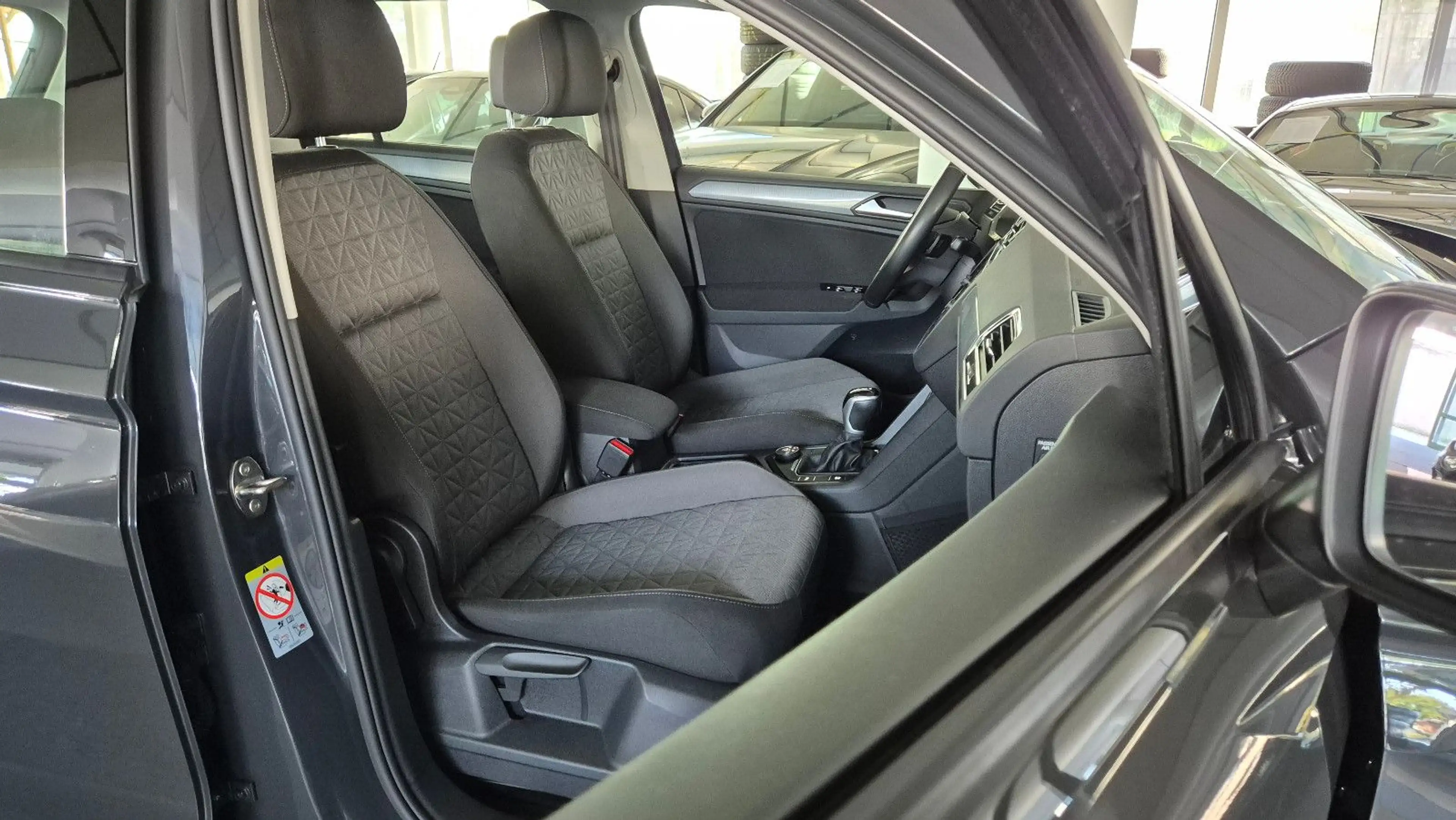Volkswagen Tiguan Life4Motion/8xAlu/ACC/AHK/DAB/LED/RFK/Nav — photo 15