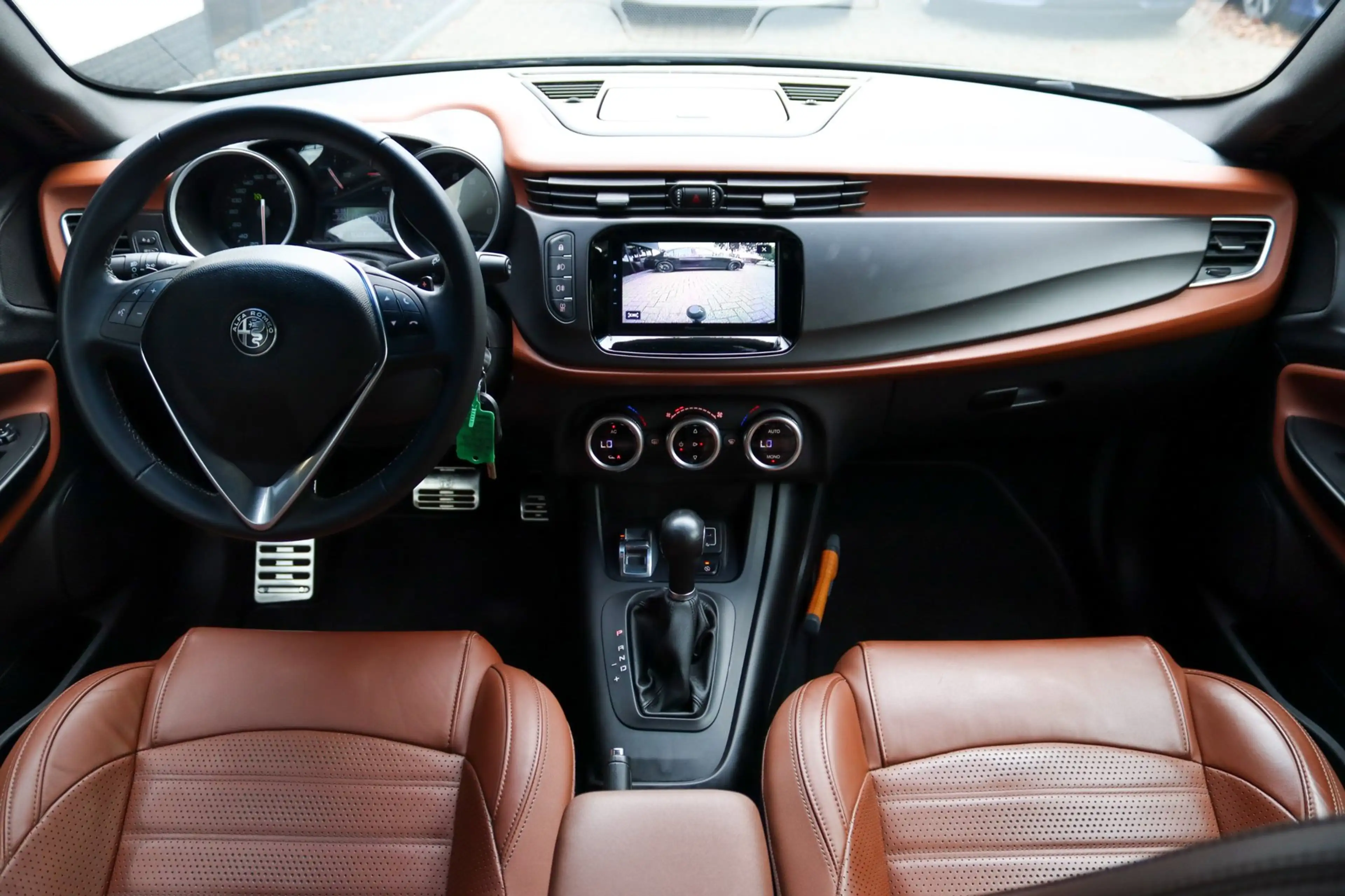 Alfa Romeo Giulietta 1.4 Turbo MultiAir Super NAP DEALER OH — photo 14