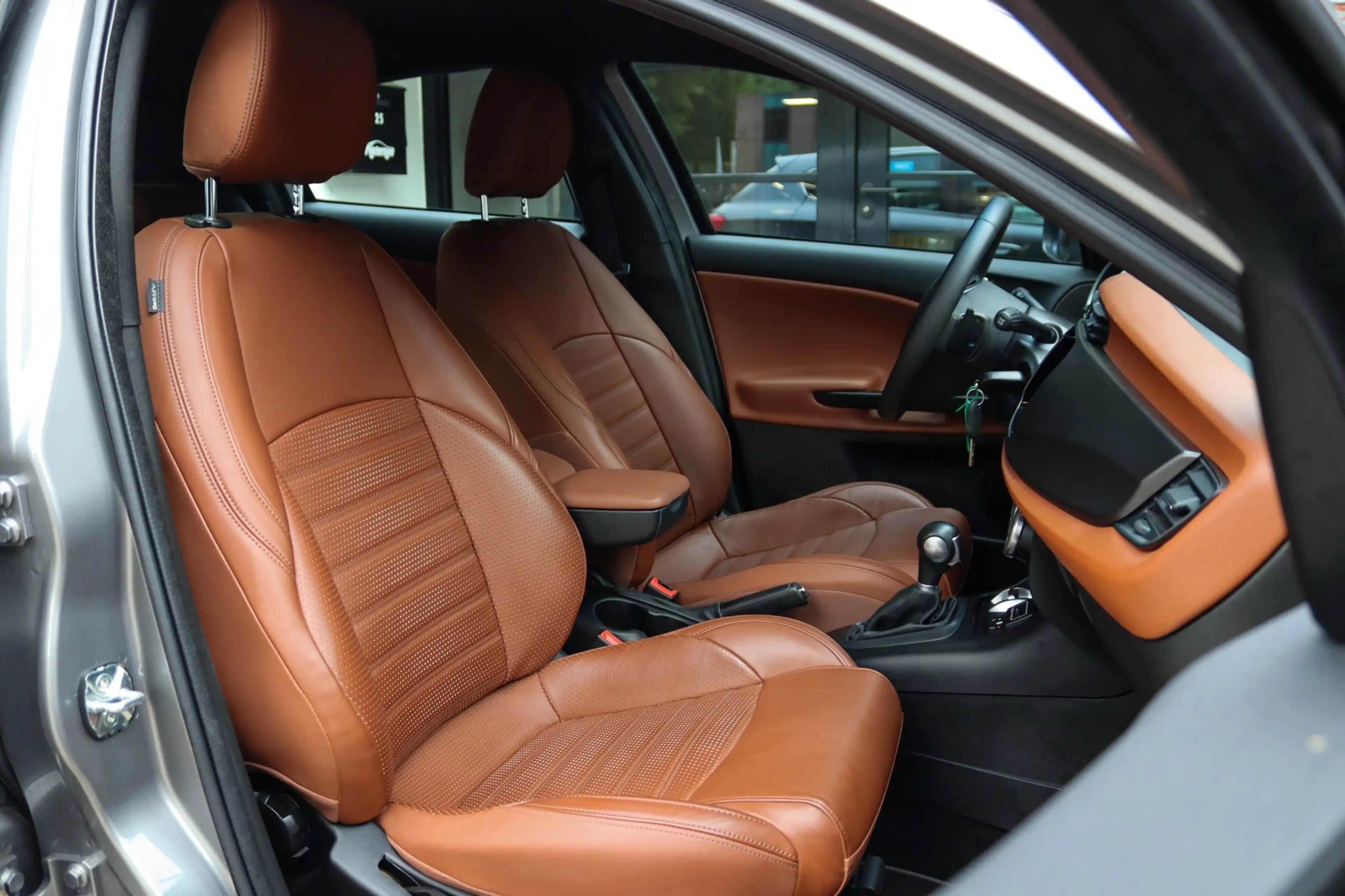 Alfa Romeo Giulietta 1.4 Turbo MultiAir Super NAP DEALER OH — photo 2