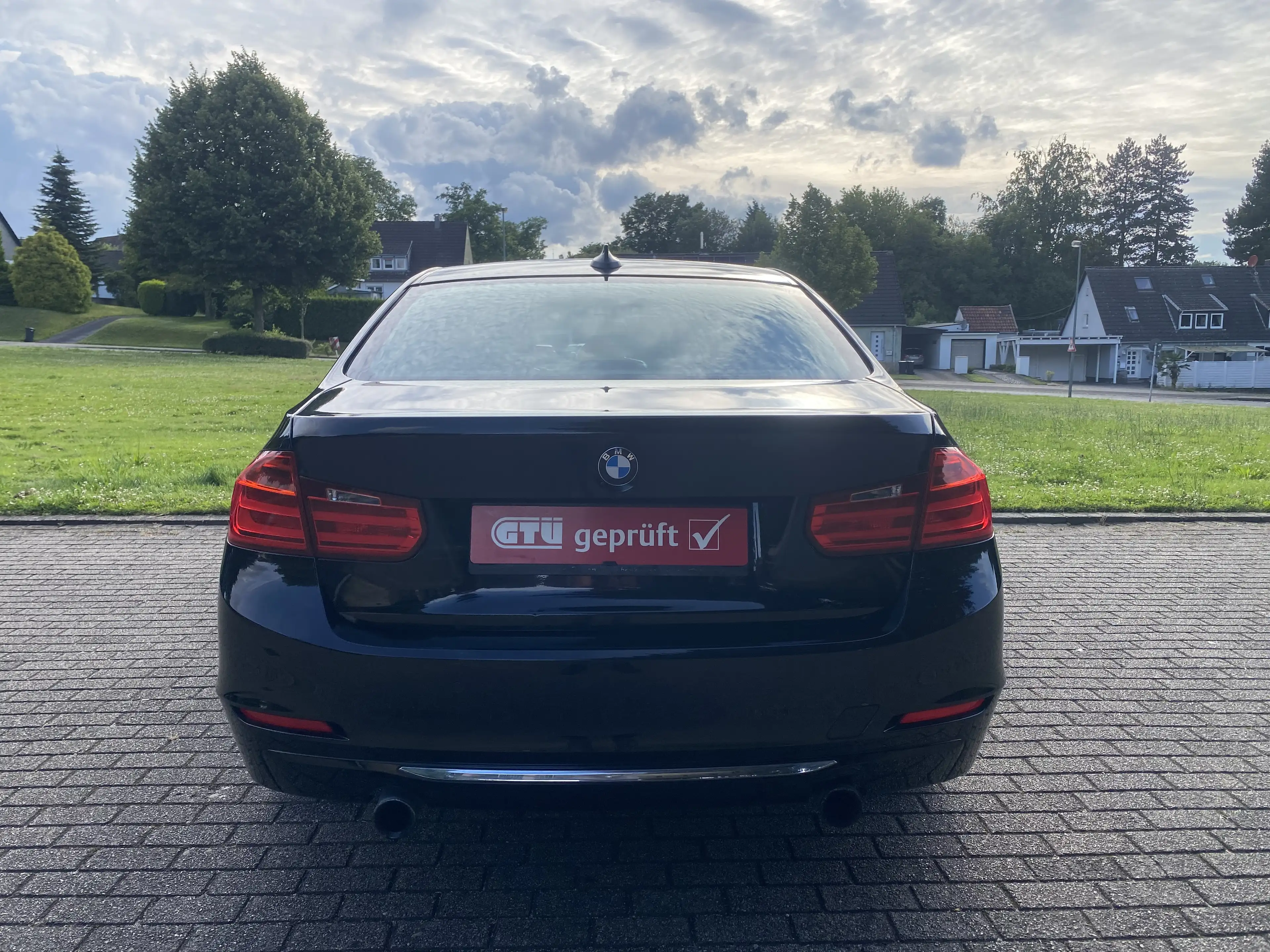 BMW 335 335i AUTOMATIK. LUXURY .BI-XENON. HEAD-UP. VOLLLEDER. NAVIGATION. PDC. GERMAN/ DEUTSCHES CAR — photo 9