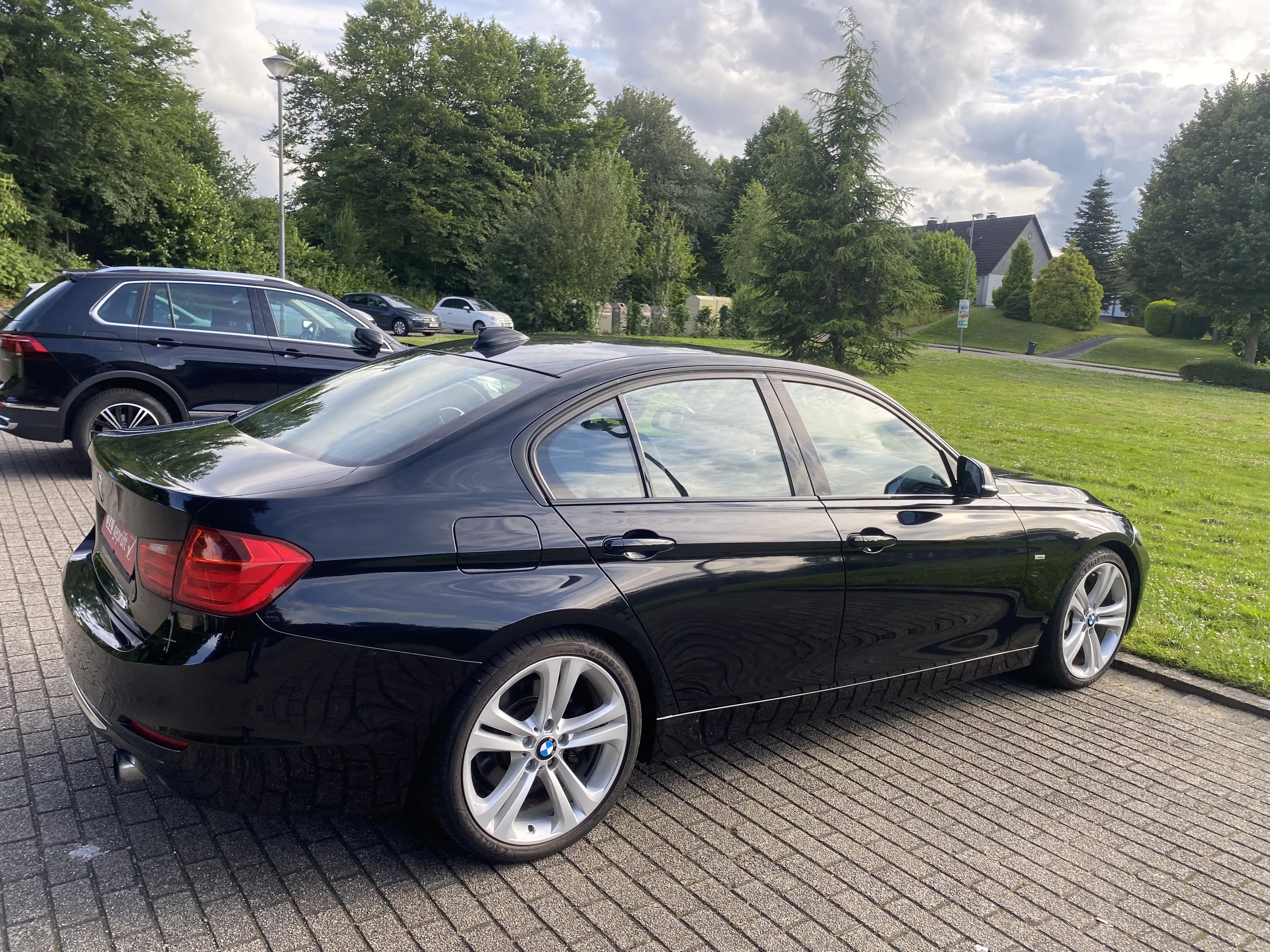 BMW 335 335i AUTOMATIK. LUXURY .BI-XENON. HEAD-UP. VOLLLEDER. NAVIGATION. PDC. GERMAN/ DEUTSCHES CAR — photo 11