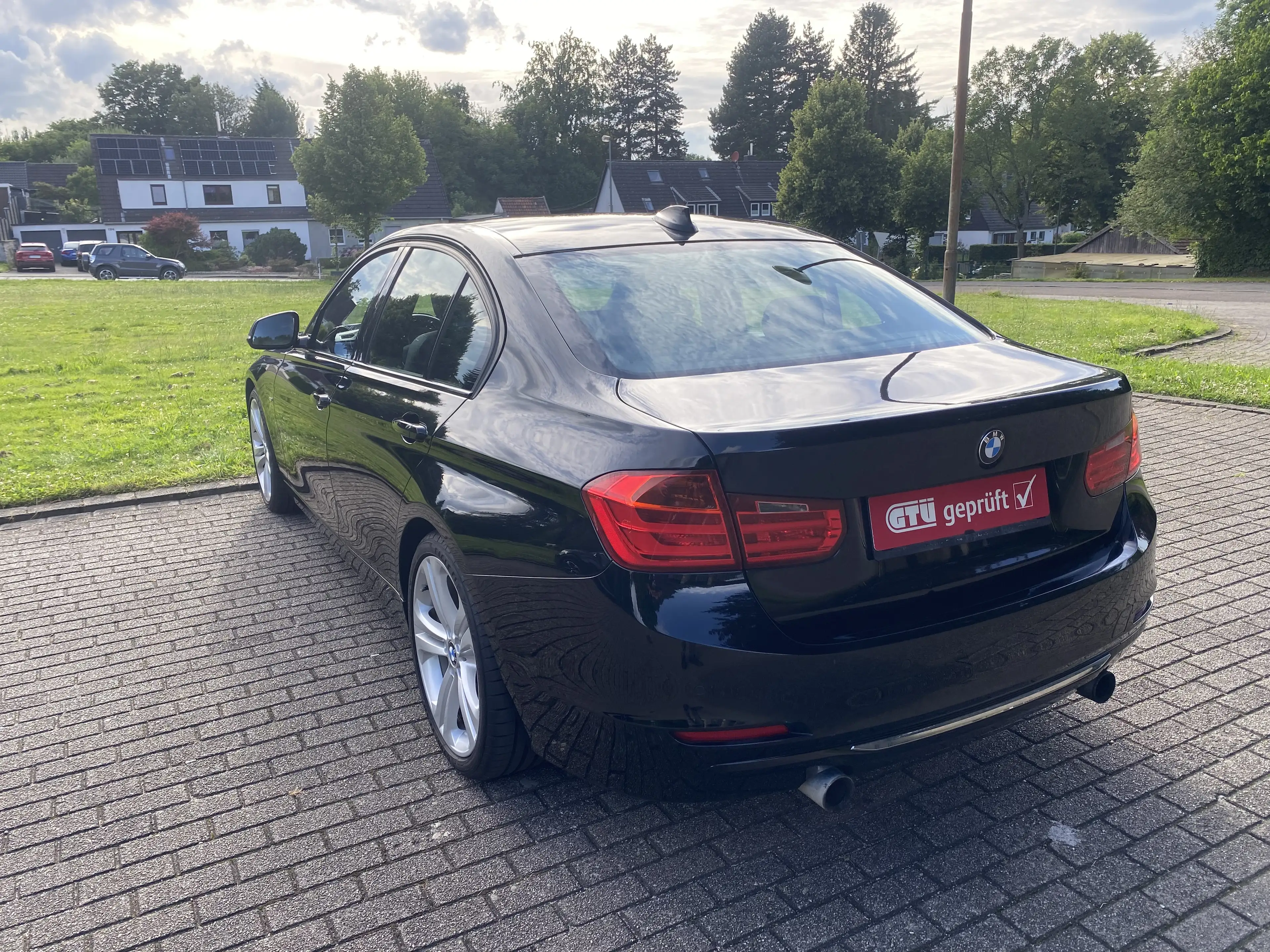 BMW 335 335i AUTOMATIK. LUXURY .BI-XENON. HEAD-UP. VOLLLEDER. NAVIGATION. PDC. GERMAN/ DEUTSCHES CAR — photo 8
