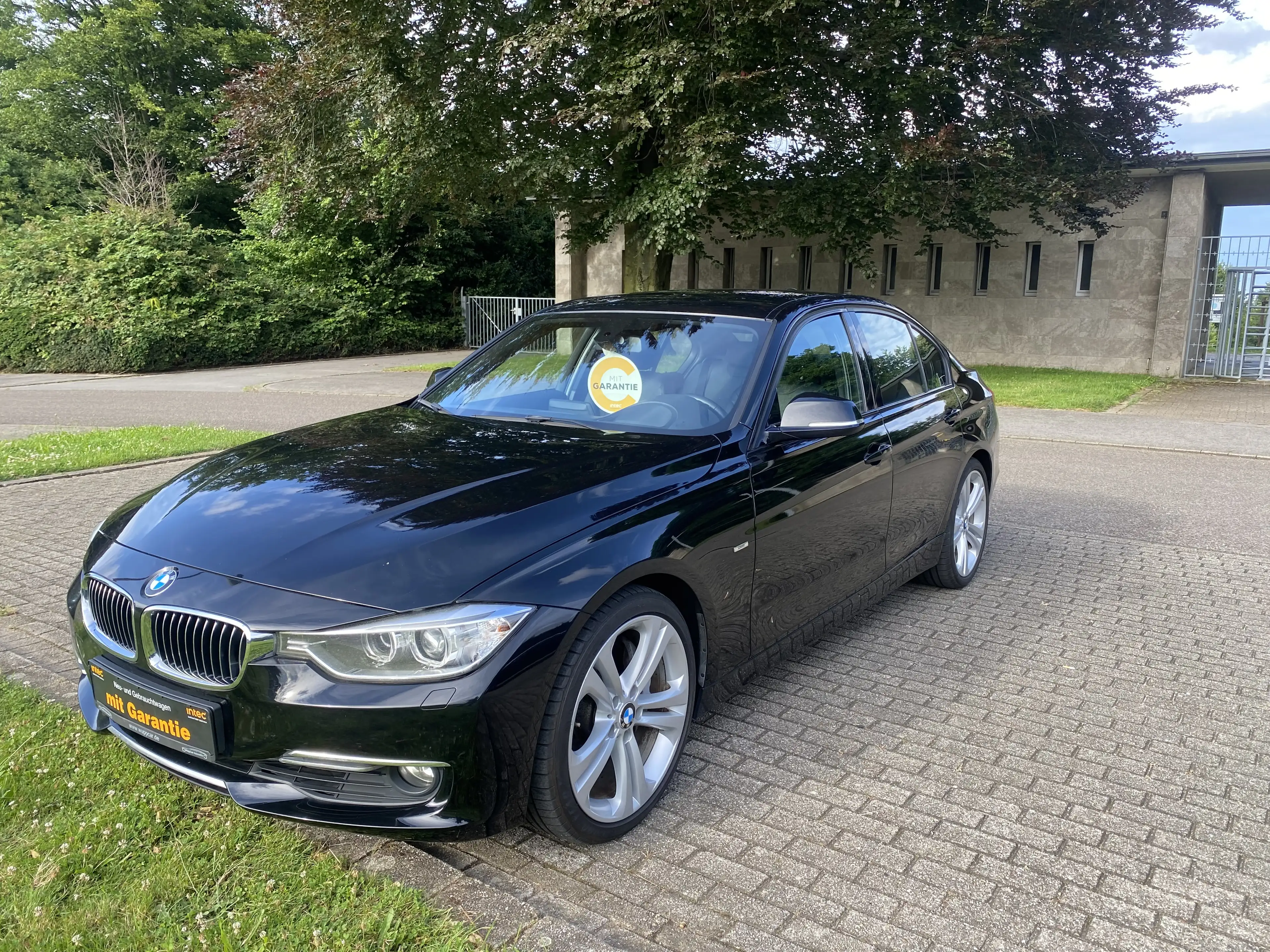 BMW 335 335i AUTOMATIK. LUXURY .BI-XENON. HEAD-UP. VOLLLEDER. NAVIGATION. PDC. GERMAN/ DEUTSCHES CAR — photo 3