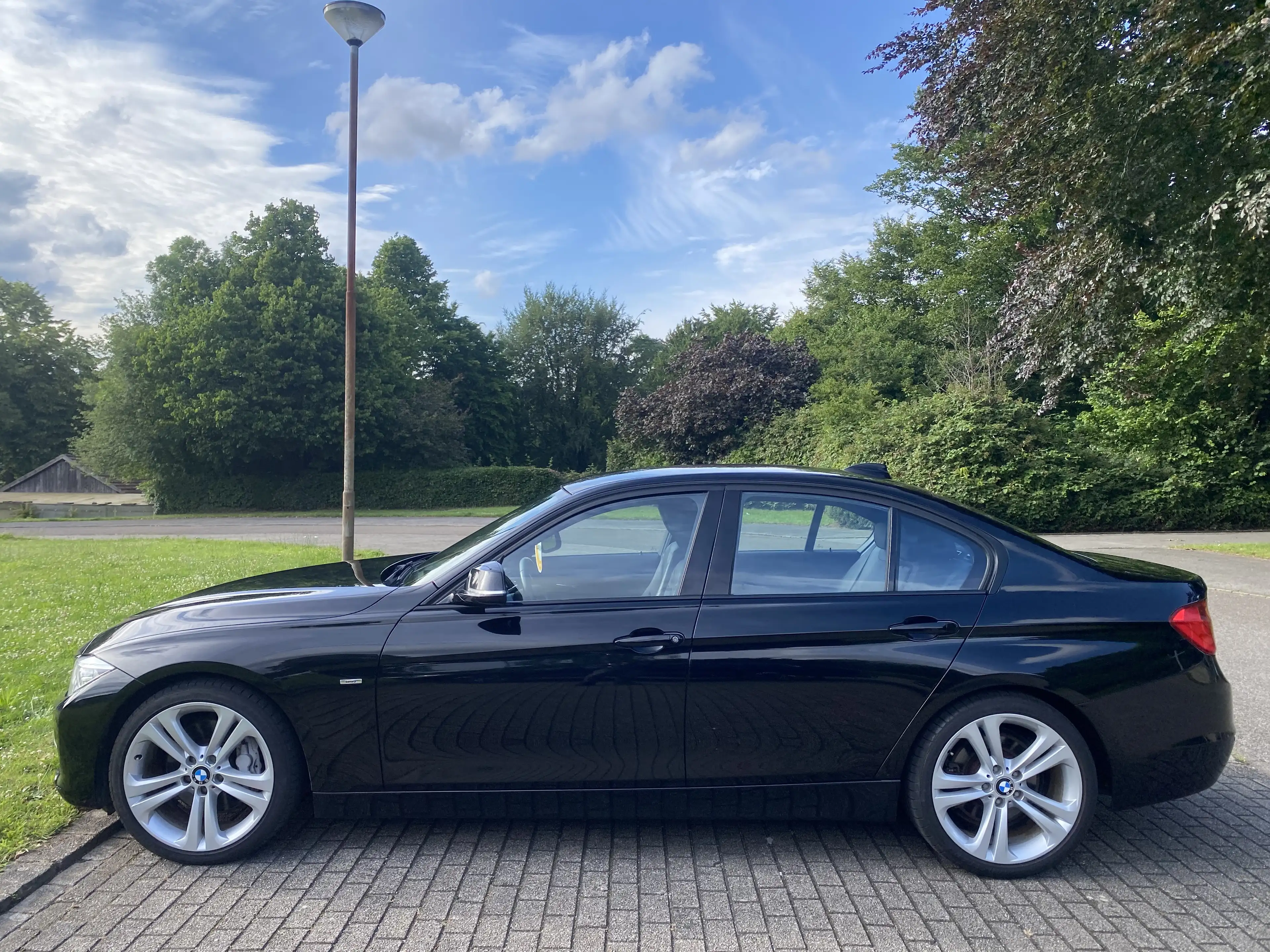 BMW 335 335i AUTOMATIK. LUXURY .BI-XENON. HEAD-UP. VOLLLEDER. NAVIGATION. PDC. GERMAN/ DEUTSCHES CAR — photo 5