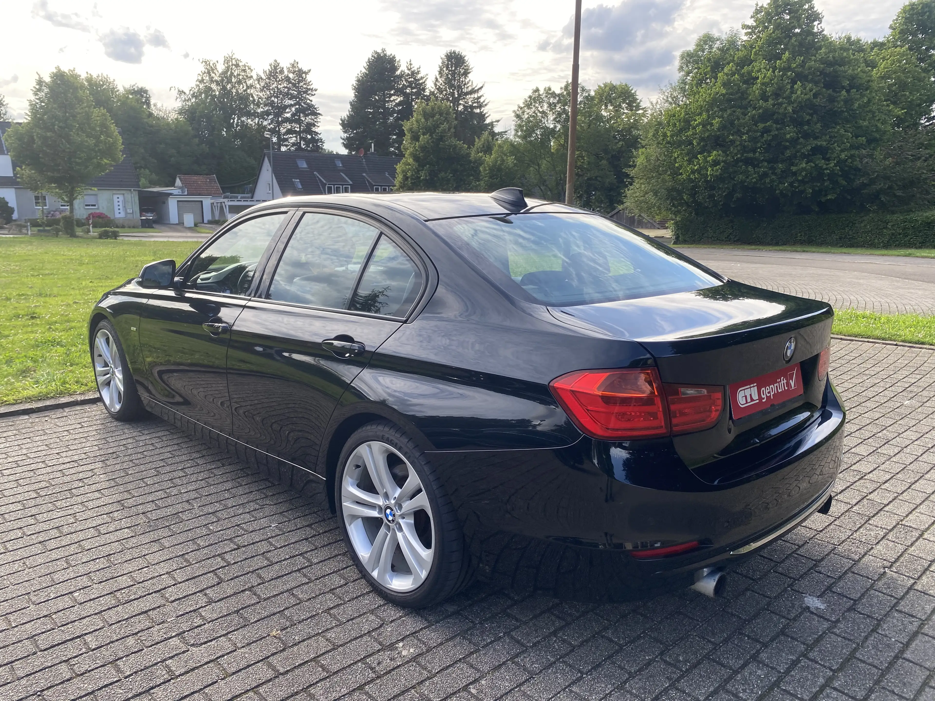 BMW 335 335i AUTOMATIK. LUXURY .BI-XENON. HEAD-UP. VOLLLEDER. NAVIGATION. PDC. GERMAN/ DEUTSCHES CAR — photo 7