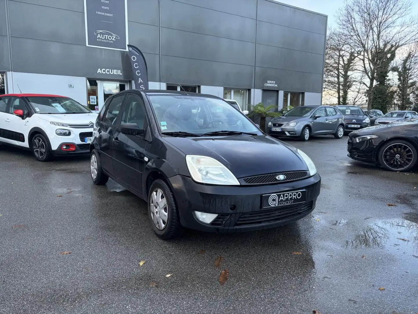 Ford Fiesta Fiesta 1.4i  Ghia PHASE 1 Noir - 2