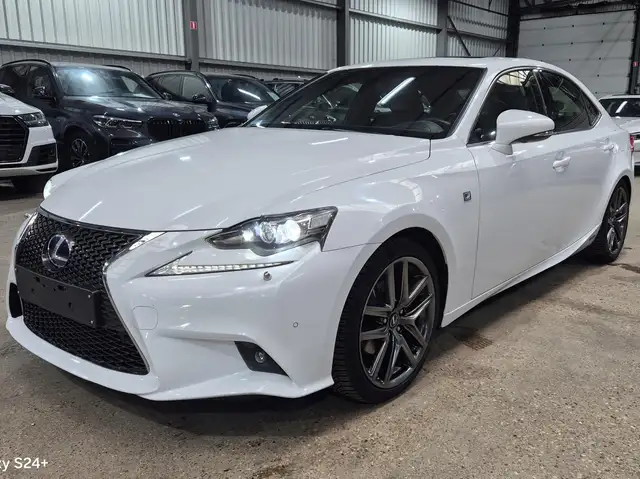 Lexus IS 300 IS 300h 2.5i F-Sport Line E-CVT