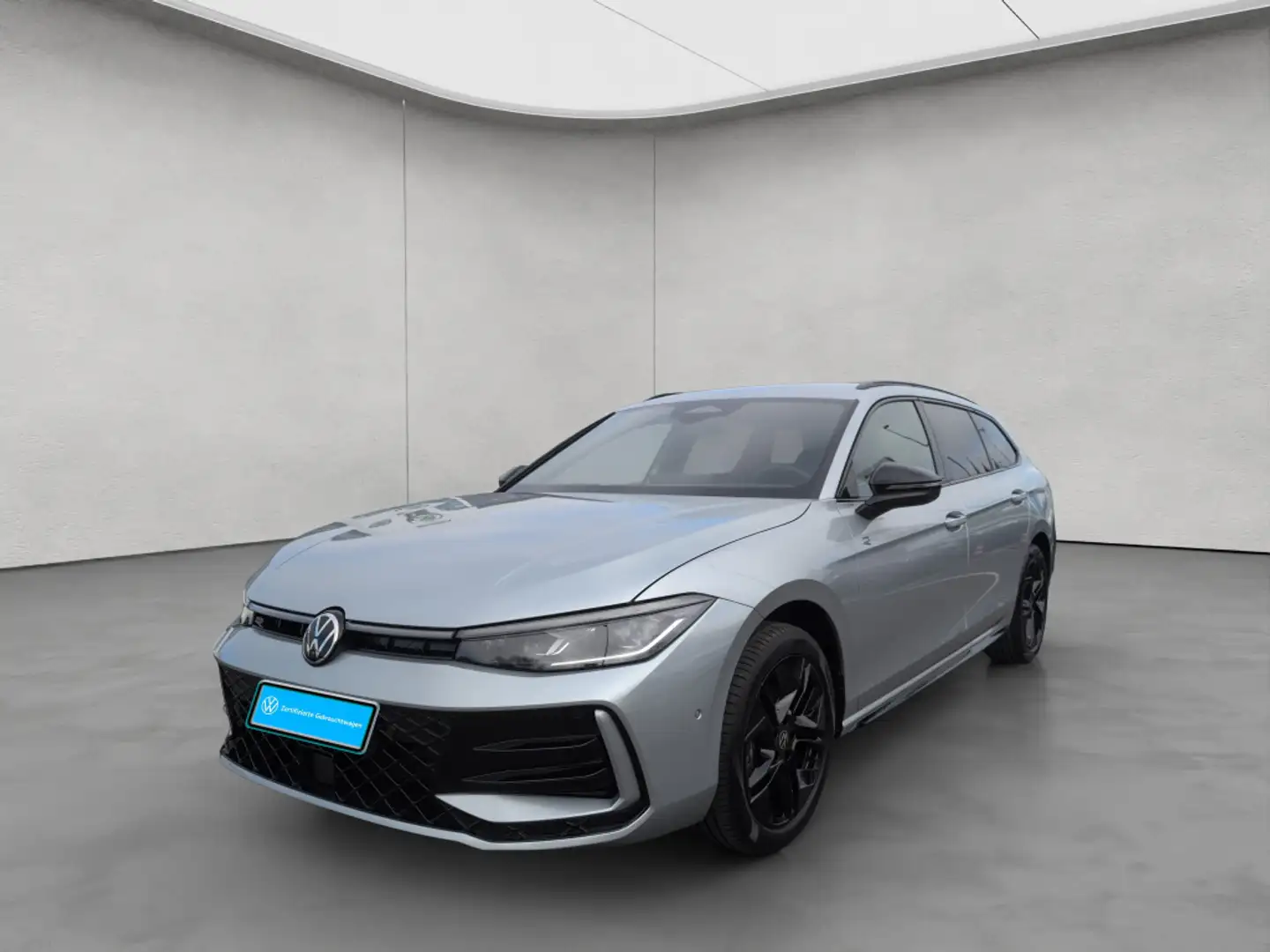 Volkswagen Passat Variant Passat R-Line 2,0 l TDI SCR 110 k Stříbrná - 2