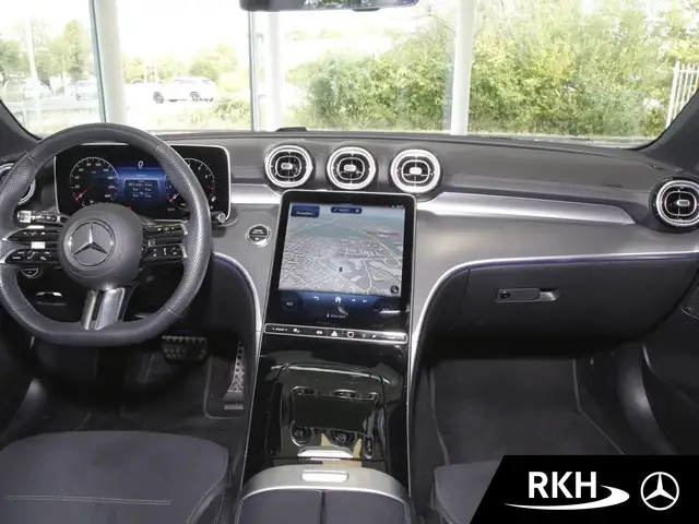 Mercedes-Benz C-Class view 9