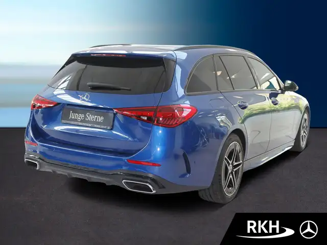 Mercedes-Benz C-Class view 3