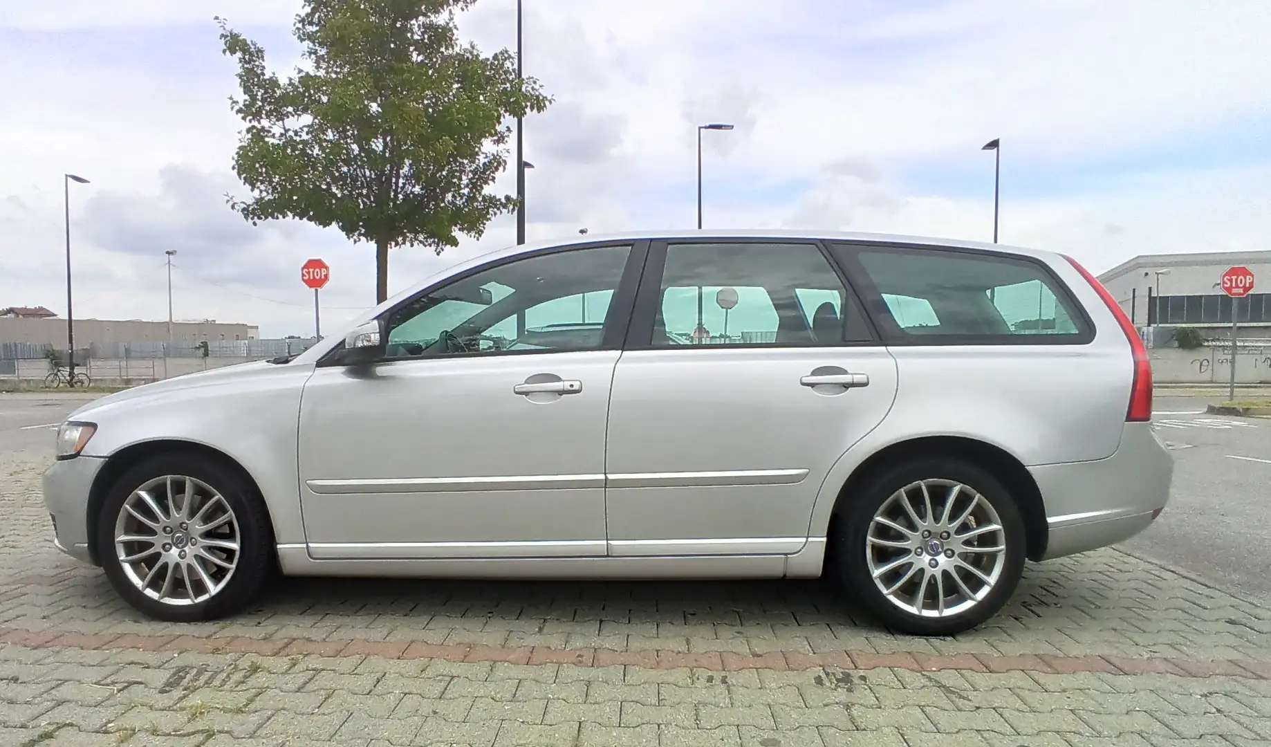 Volvo V50 Summun Argent - 1