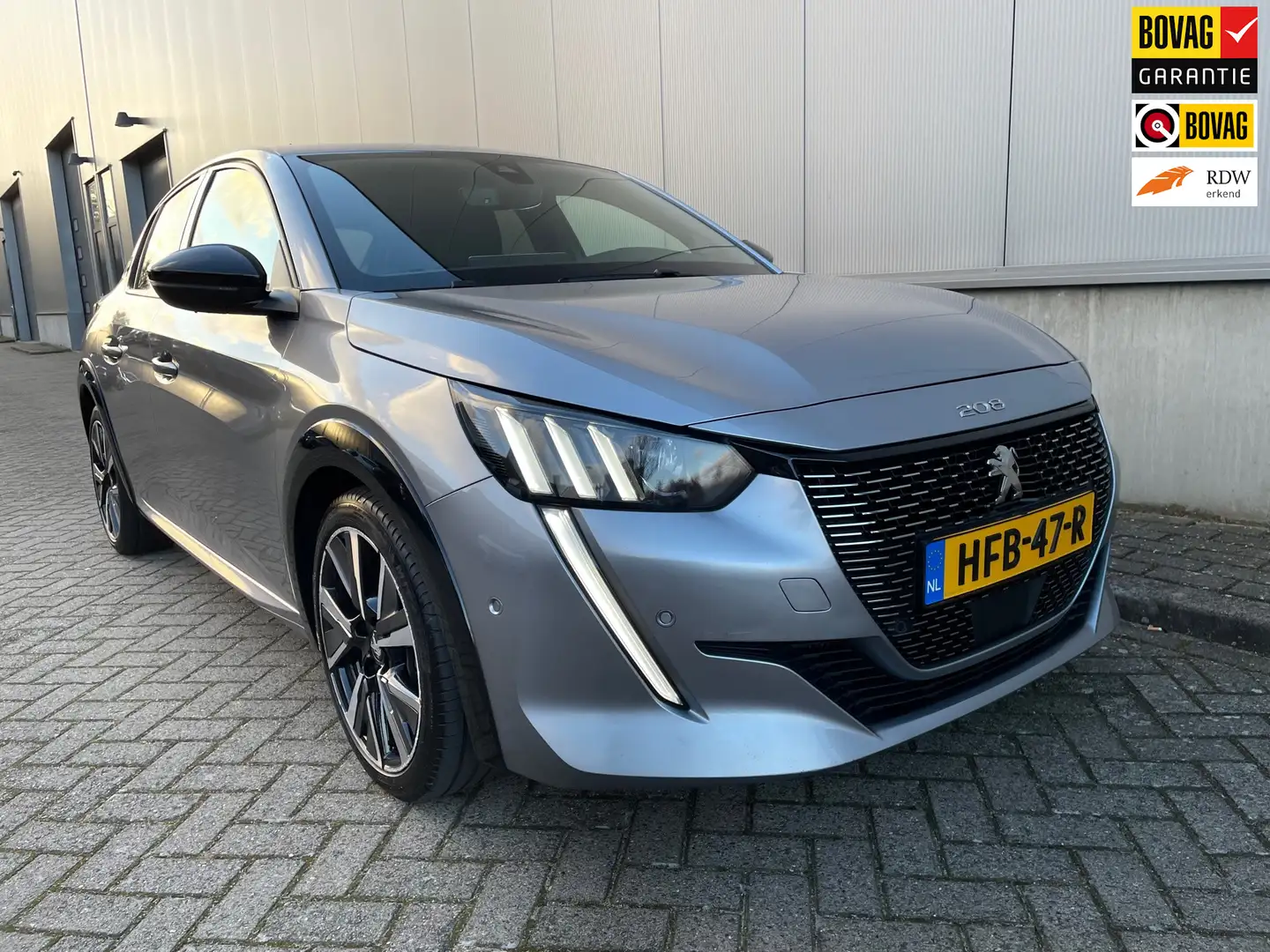 Peugeot 208 1.2 PureTech GT Pack / Camera / Navigatie Grijs - 1