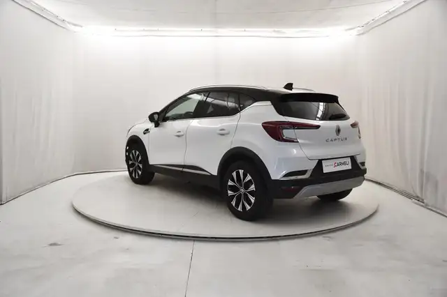 Renault Captur view 3