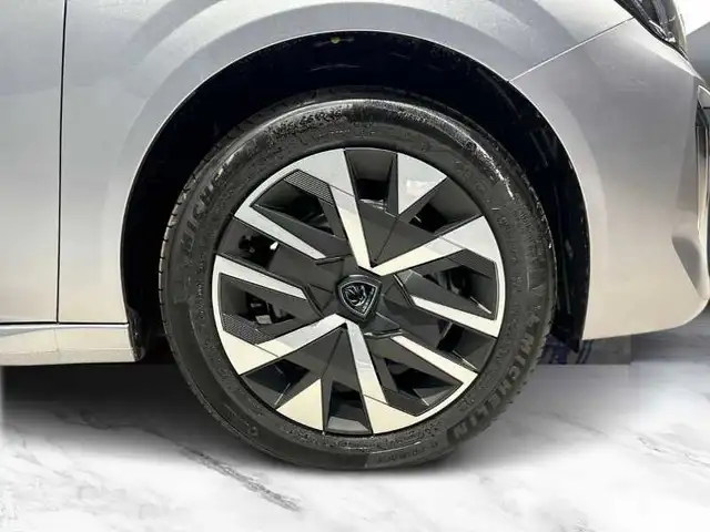 Peugeot 208 view 8