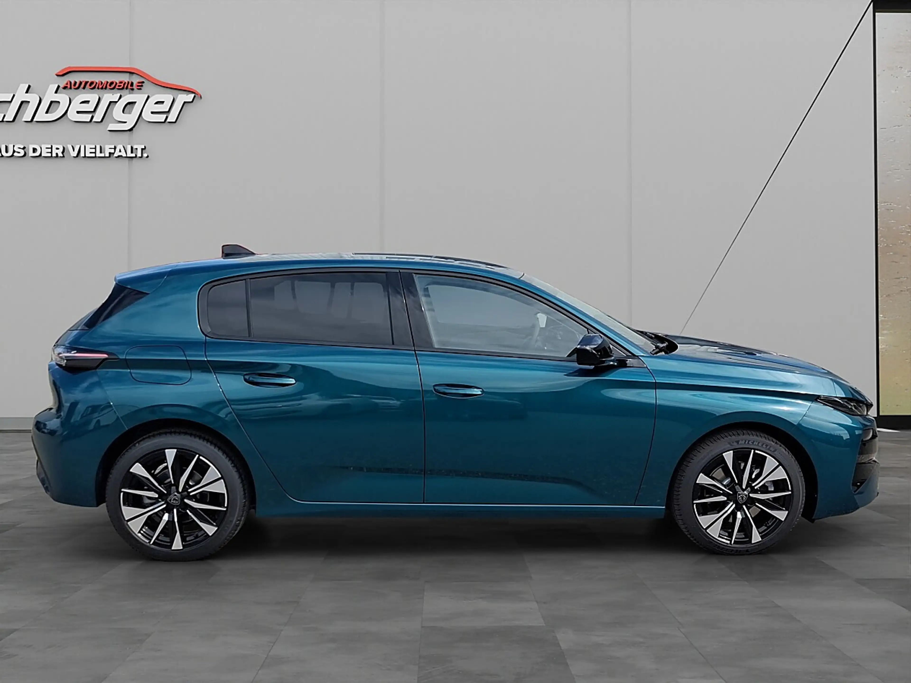 Peugeot 308 Hybrid 145 e-DSC6 Allure — photo 4