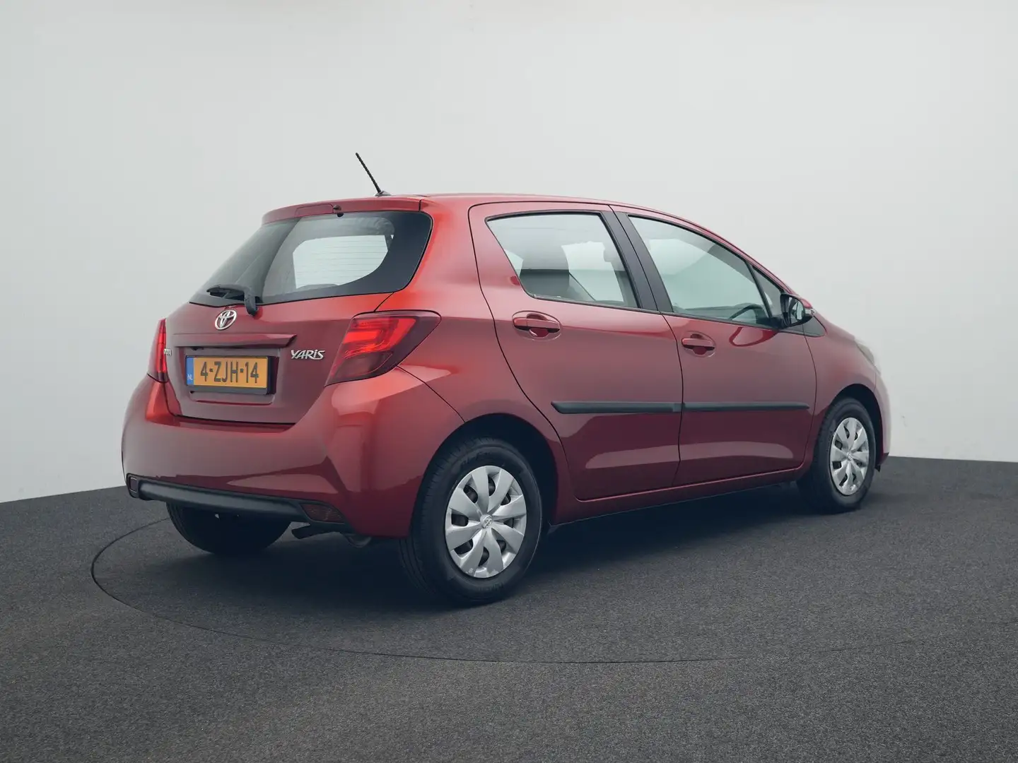 Toyota Yaris 1.0 VVT-i Aspiration | Parkeercamera | Airco | Rood - 2