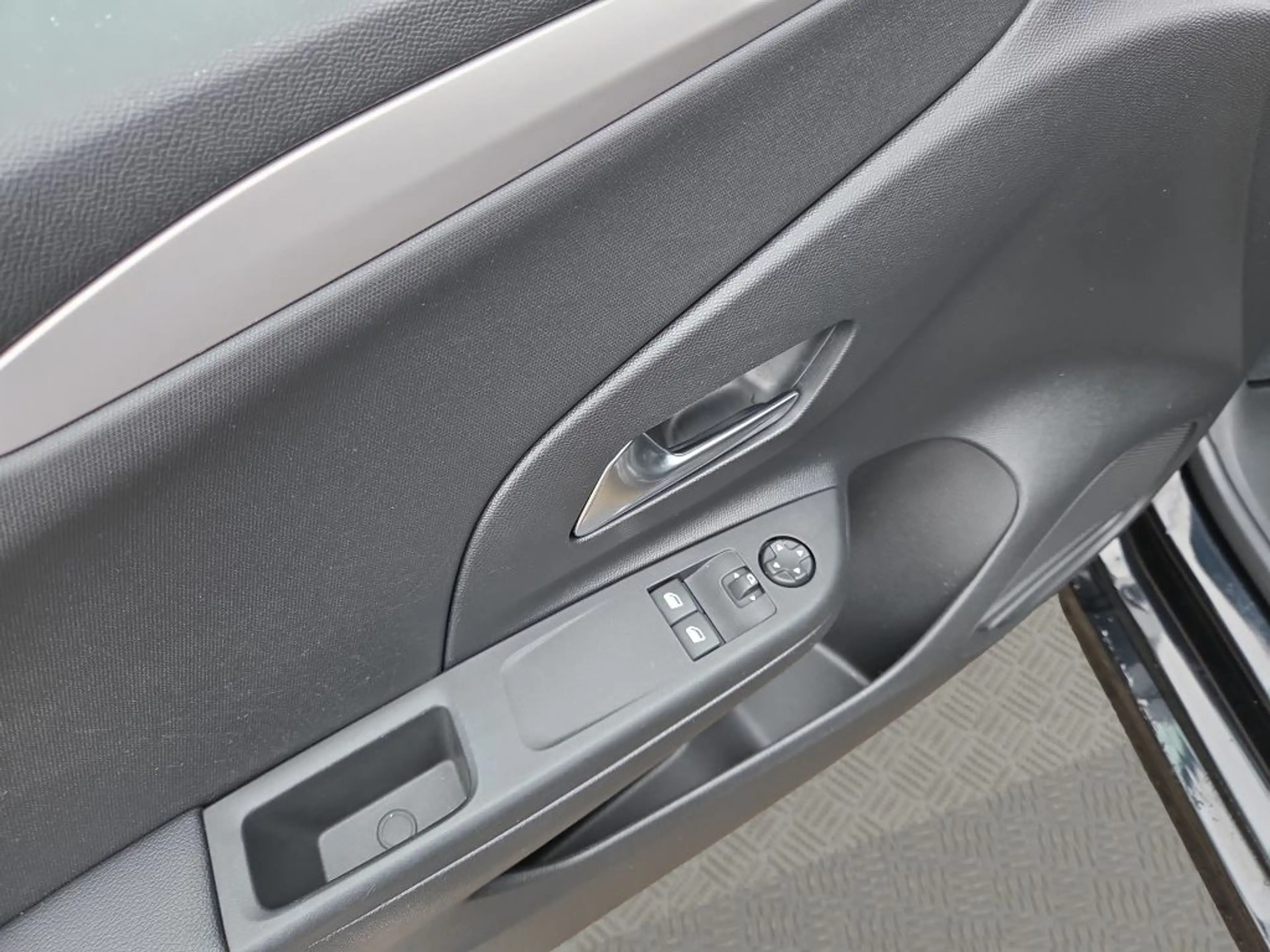 Opel Corsa-e Edition — photo 14