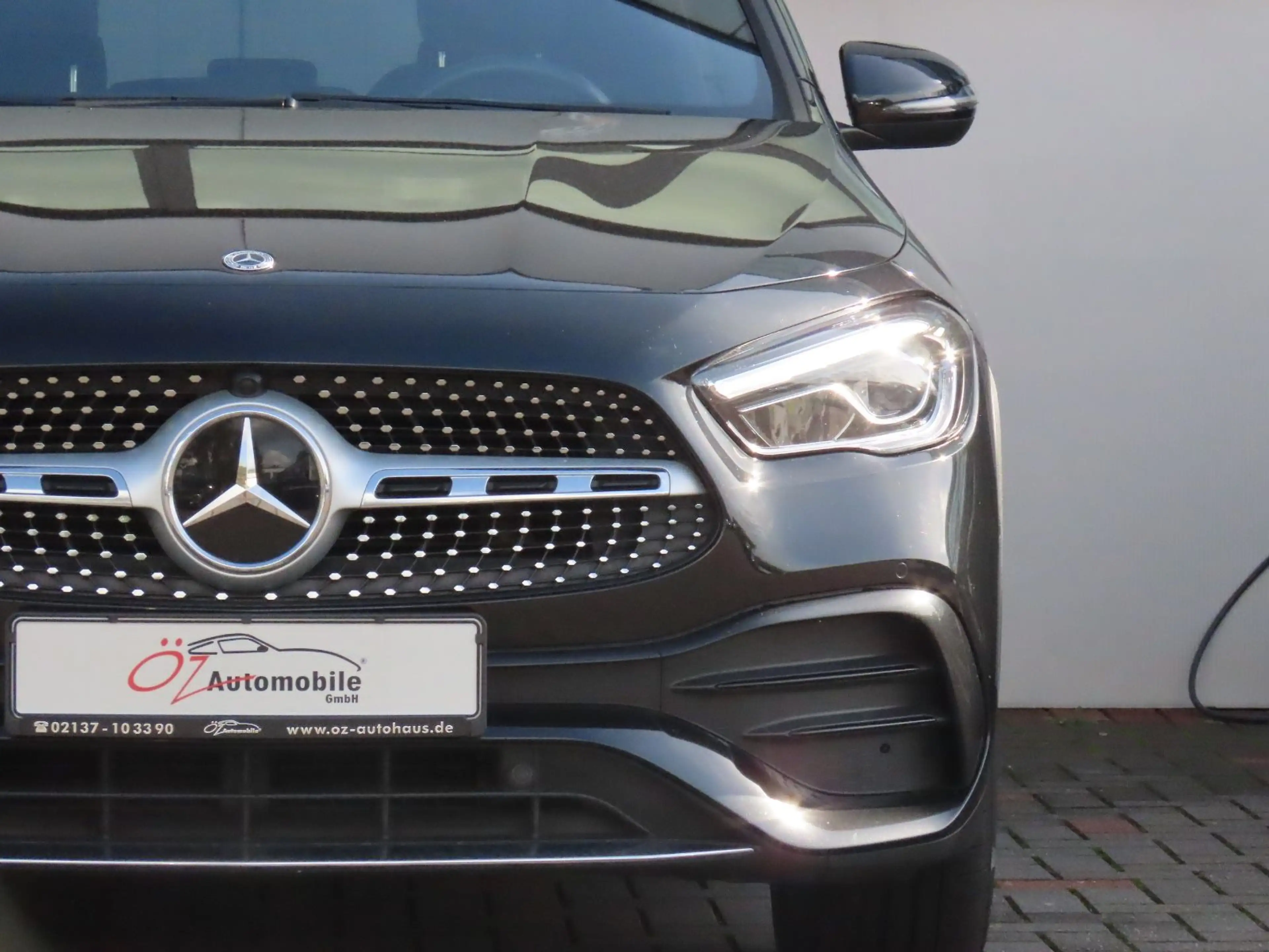 Mercedes-Benz GLA 200 Autom. Leder Sitzheiz. Klima Pano ACC — photo 4