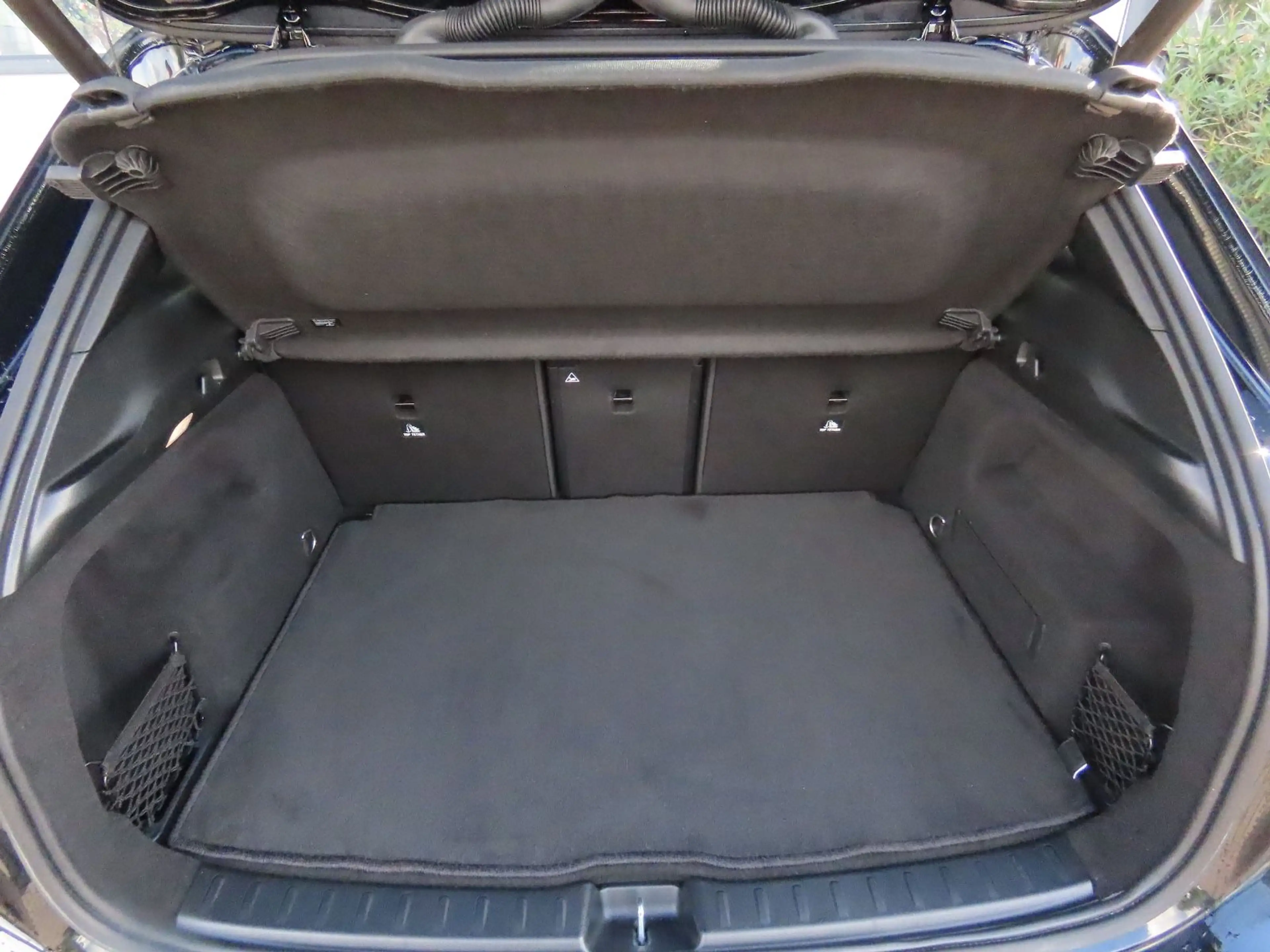 Mercedes-Benz GLA 200 Autom. Leder Sitzheiz. Klima Pano ACC — photo 9