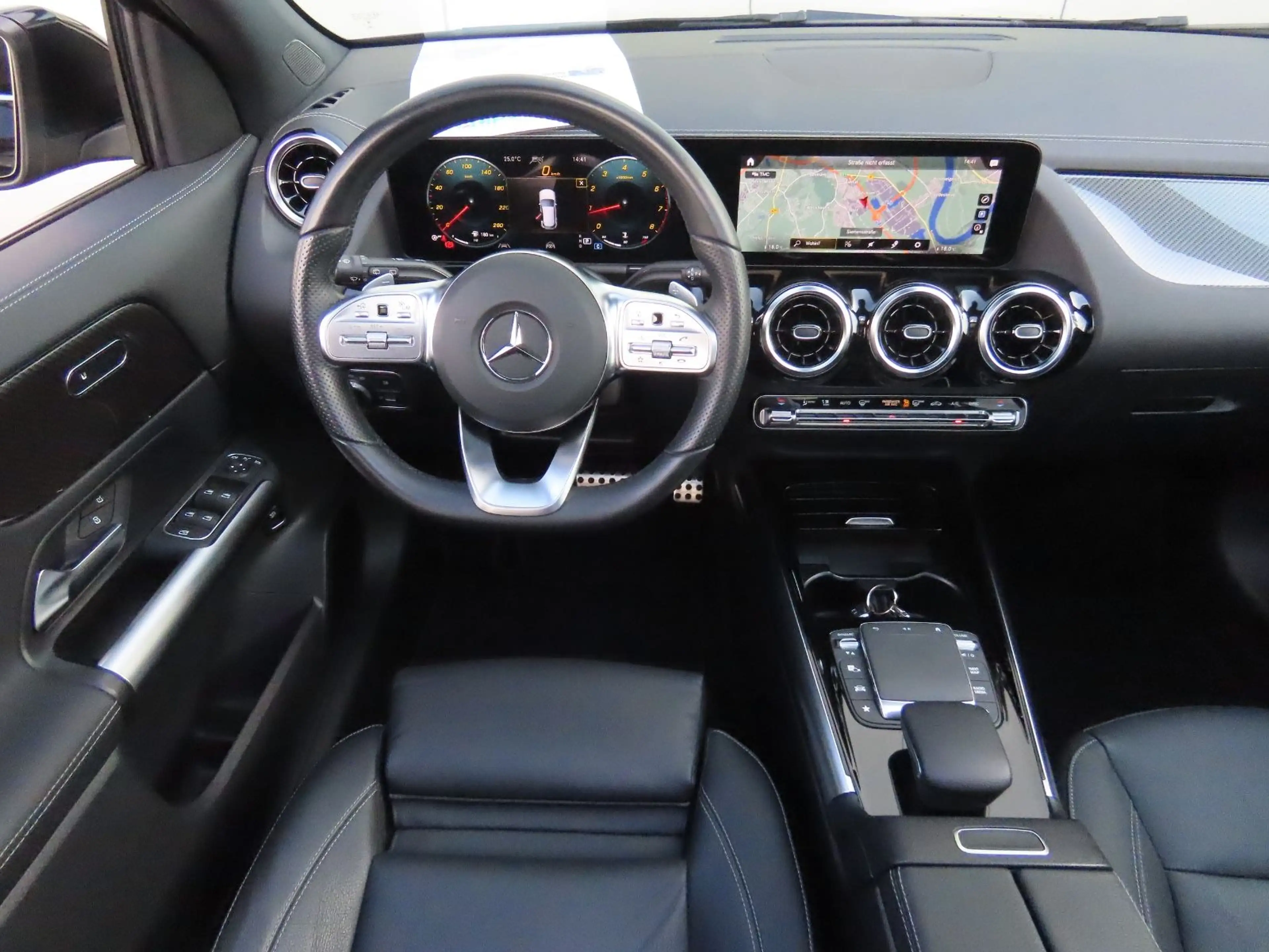 Mercedes-Benz GLA 200 Autom. Leder Sitzheiz. Klima Pano ACC — photo 15