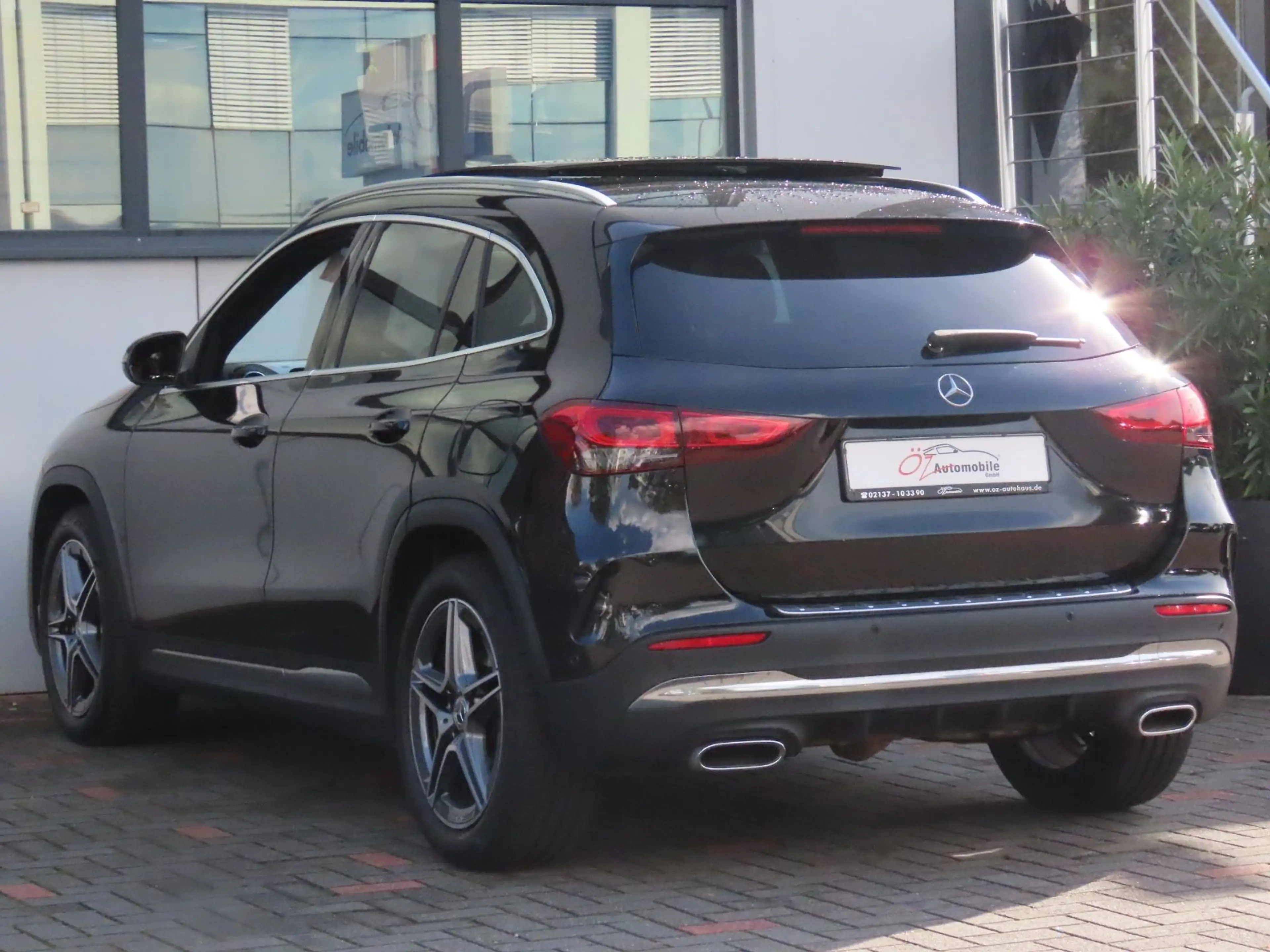 Mercedes-Benz GLA 200 Autom. Leder Sitzheiz. Klima Pano ACC — photo 11