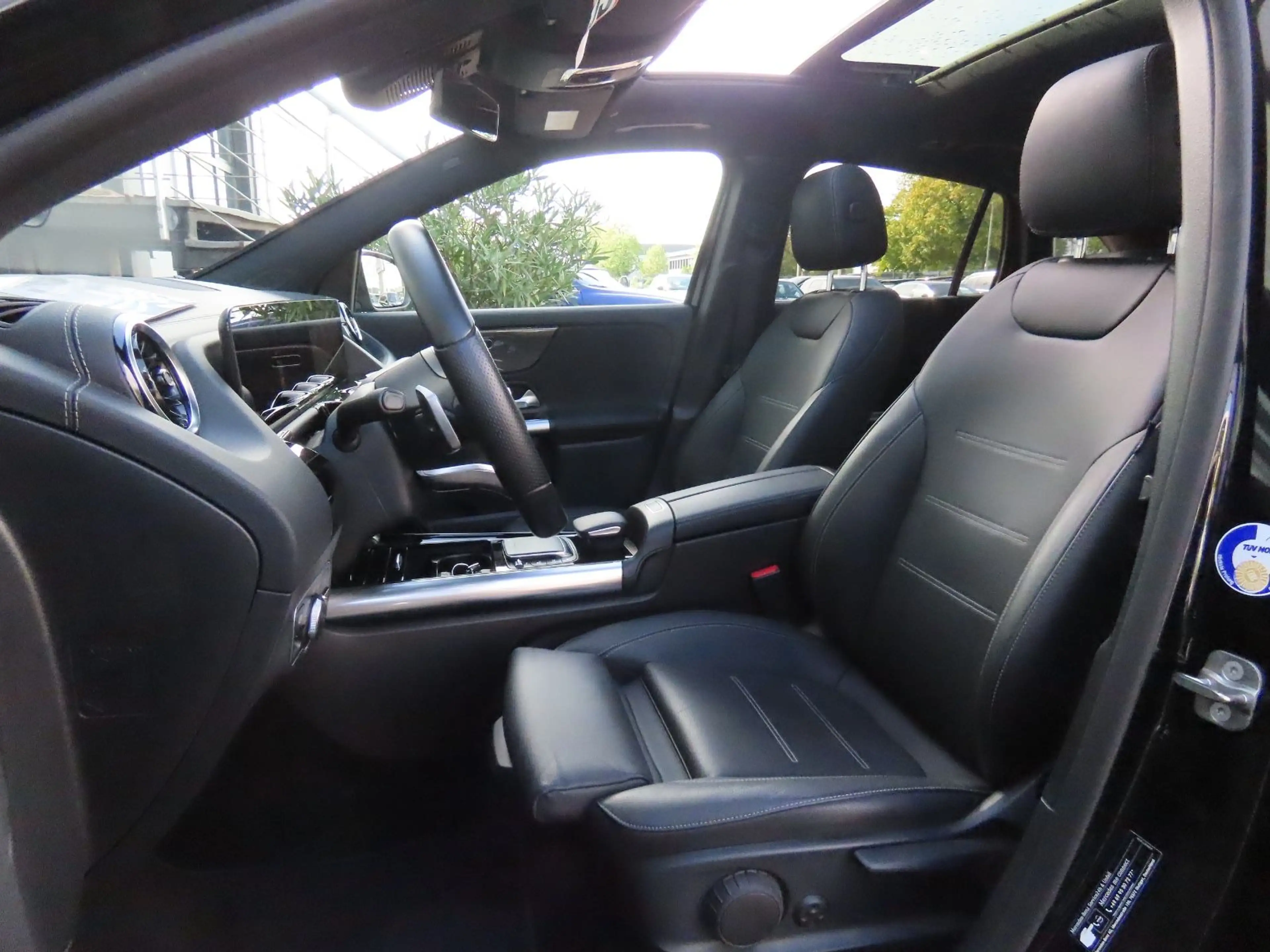Mercedes-Benz GLA 200 Autom. Leder Sitzheiz. Klima Pano ACC — photo 14