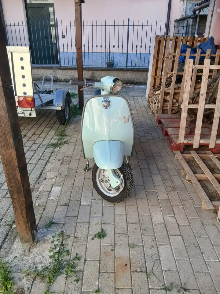 Lambretta J