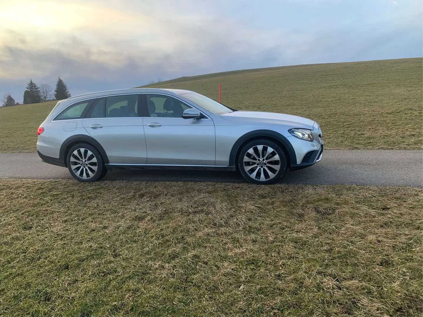 Mercedes-Benz E 220 E 220 d 4Matic T All-Terrain 9G-TRONIC Avantgarde Silver - 2
