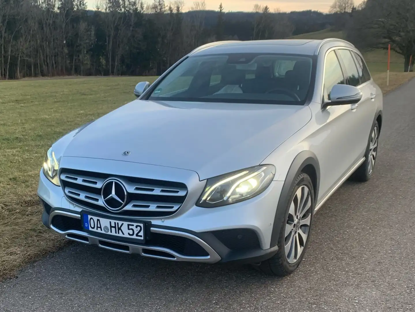 Mercedes-Benz E 220 E 220 d 4Matic T All-Terrain 9G-TRONIC Avantgarde Silver - 1