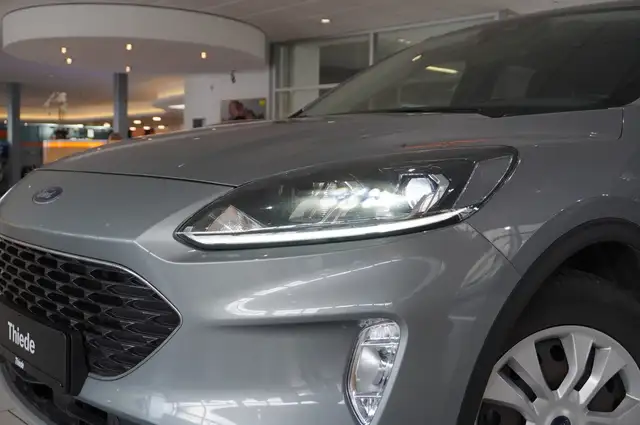 Ford Kuga view 4