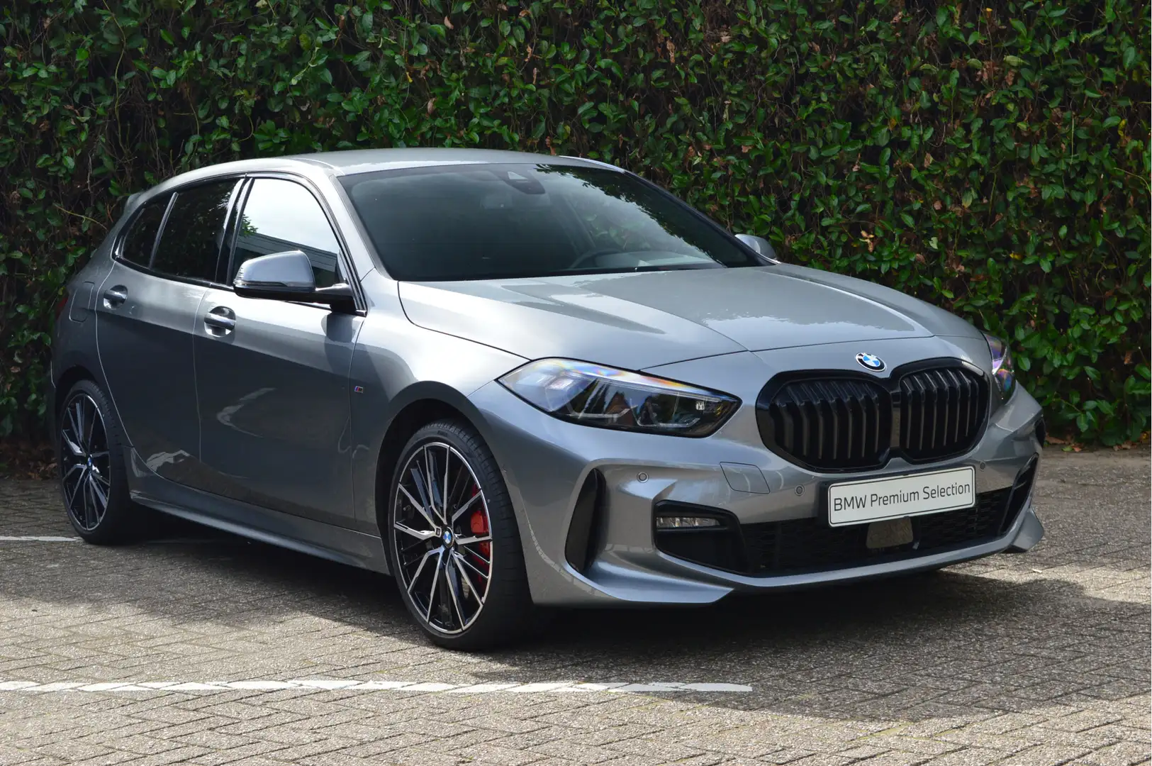 BMW 118 1 Serie 118i High Executive M Sport (incl. 3 jaar Grijs - 2