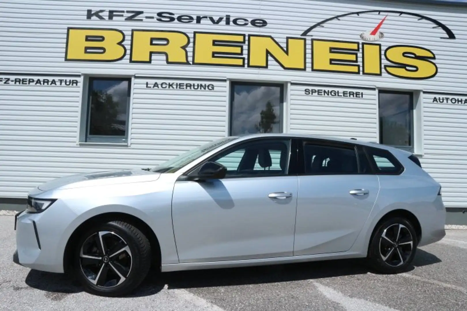 Opel Astra Sports Tourer Edition 1,2 Turbo 81kW Grau - 2