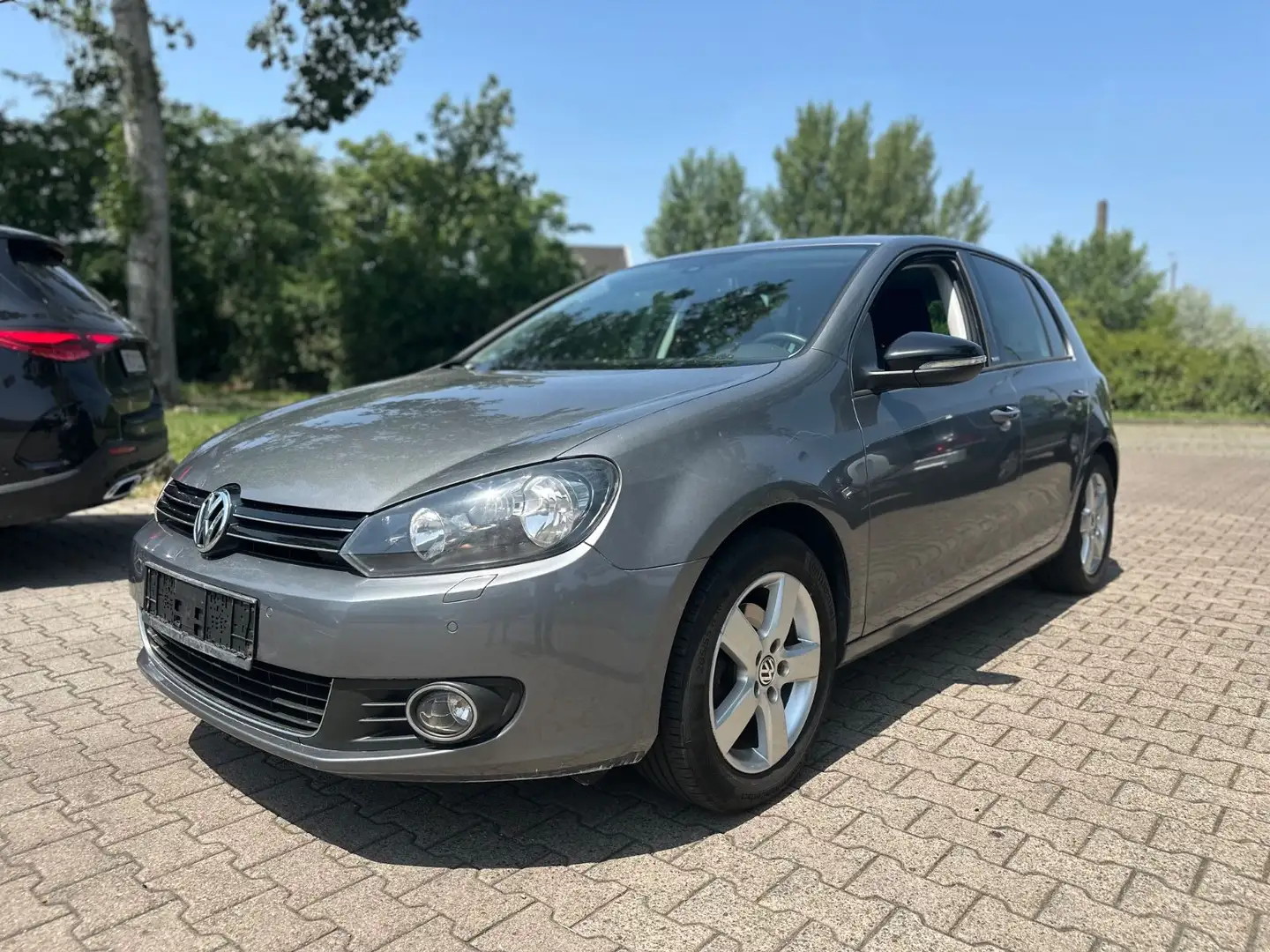 Volkswagen Golf VI Style*NAVI*2HAND* Grau - 1