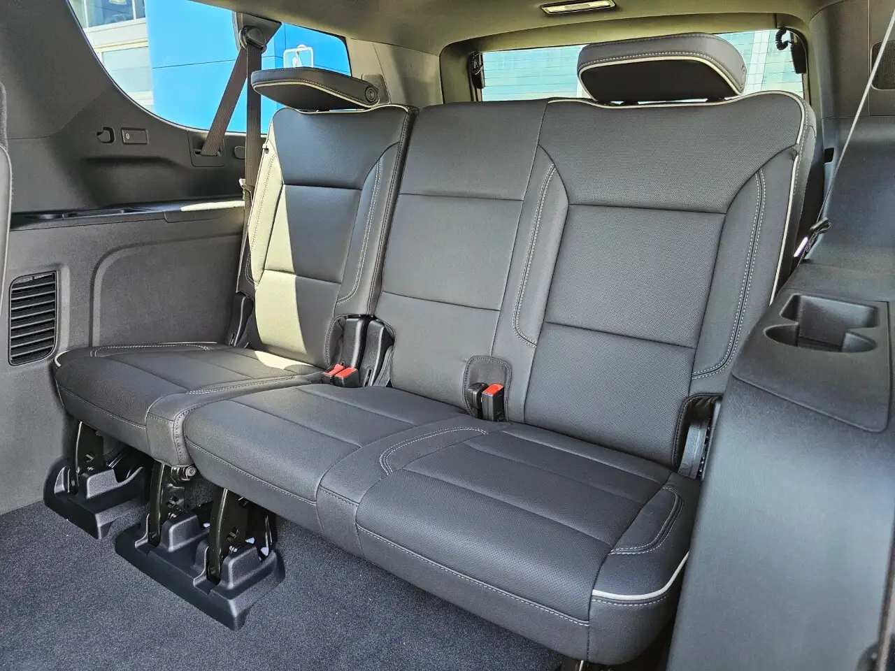 Chevrolet Suburban снимка Chevrolet Suburban