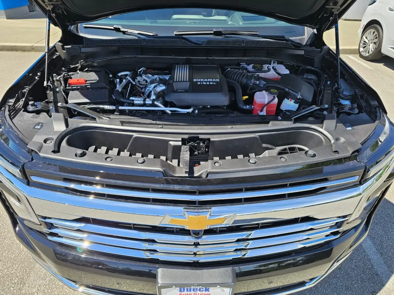 Chevrolet Suburban снимка Chevrolet Suburban