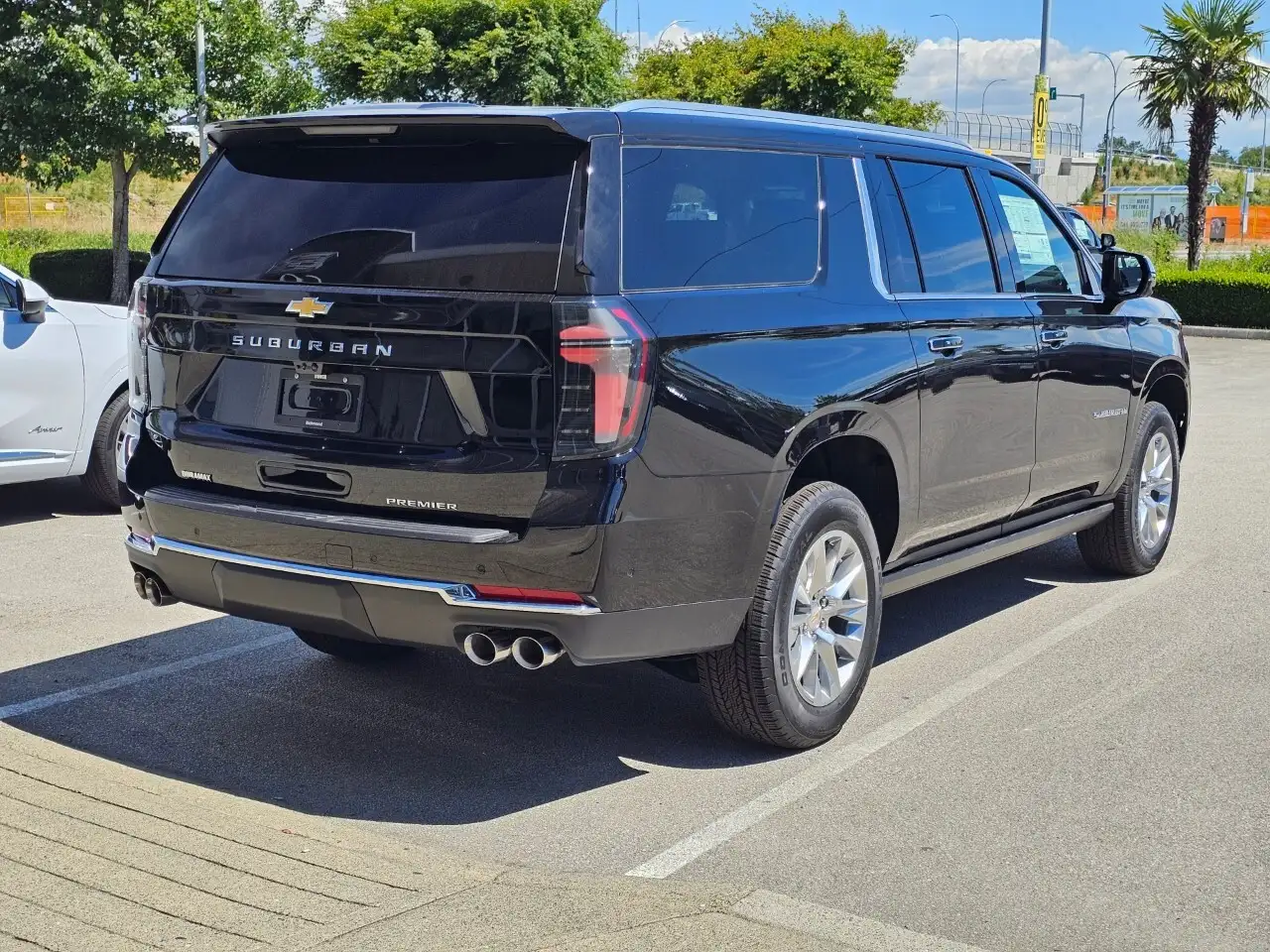 Chevrolet Suburban снимка Chevrolet Suburban