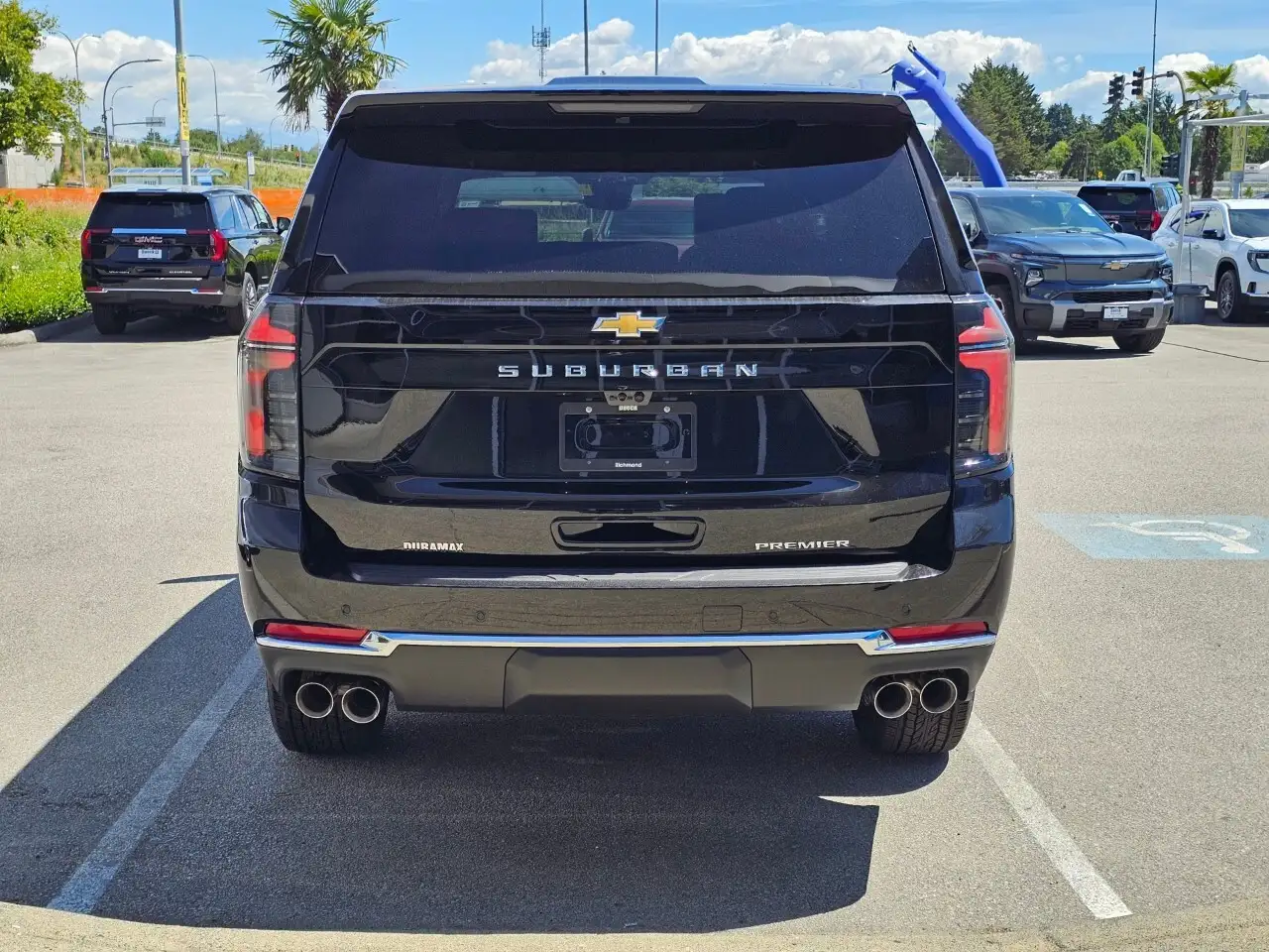 Chevrolet Suburban снимка Chevrolet Suburban