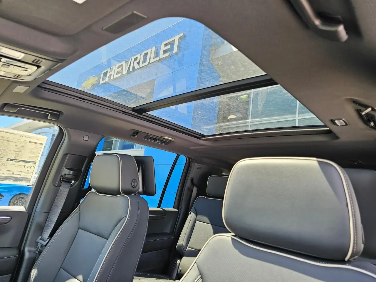 Chevrolet Suburban снимка Chevrolet Suburban