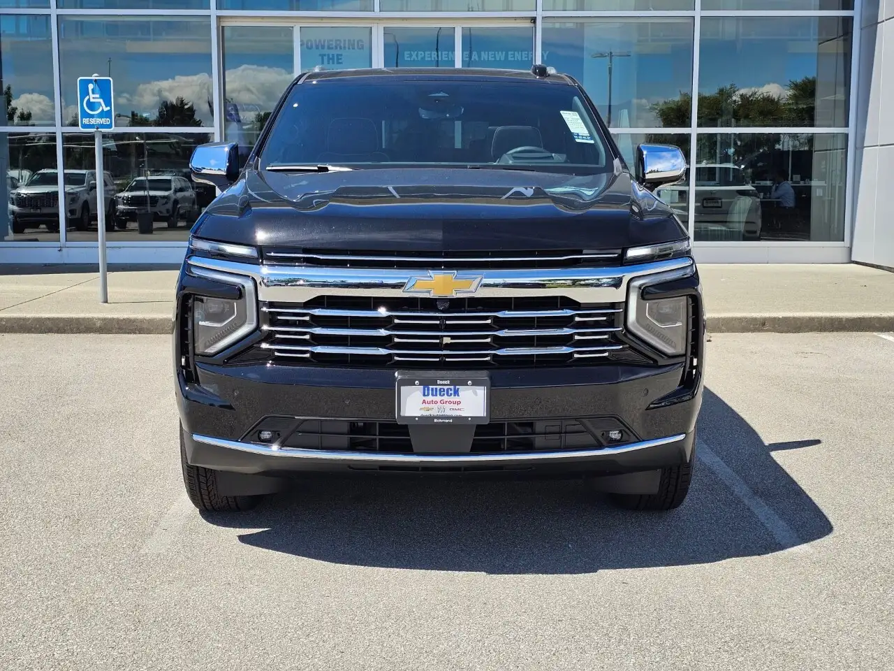 Chevrolet Suburban снимка Chevrolet Suburban