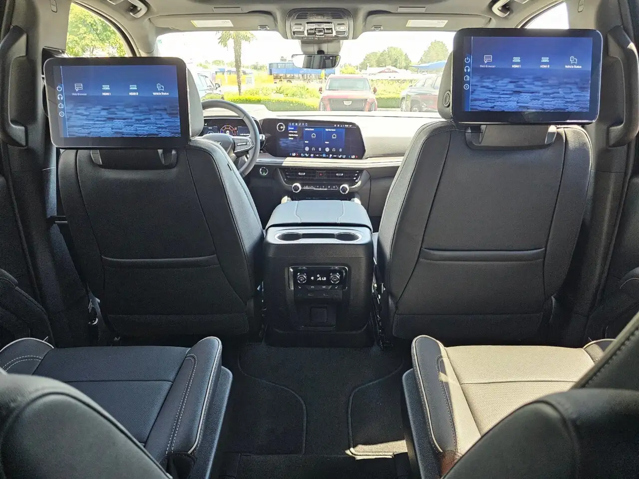 Chevrolet Suburban снимка Chevrolet Suburban