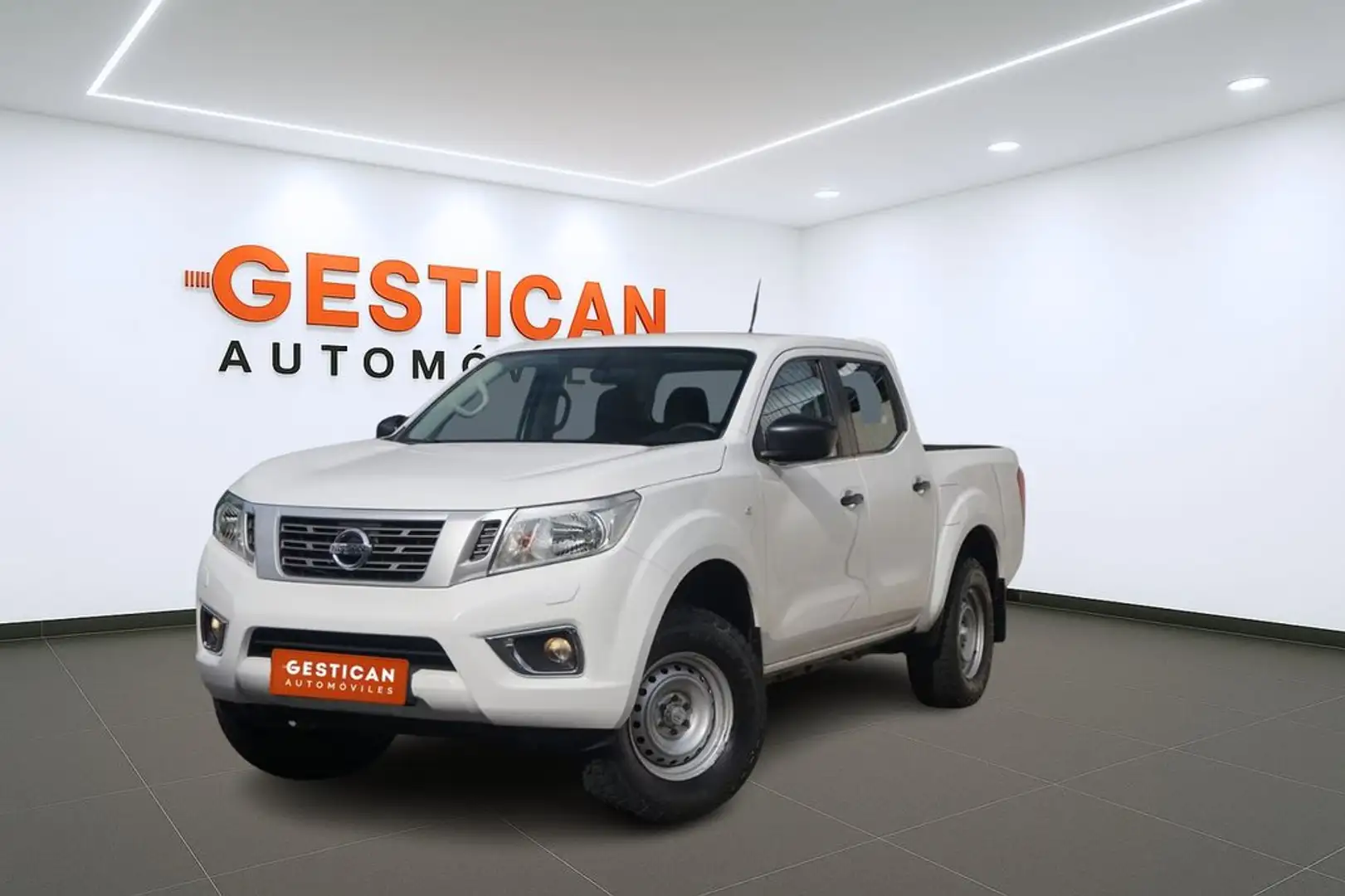 Nissan Navara 2.3dCi Doble Cabina Visia Blanco - 1