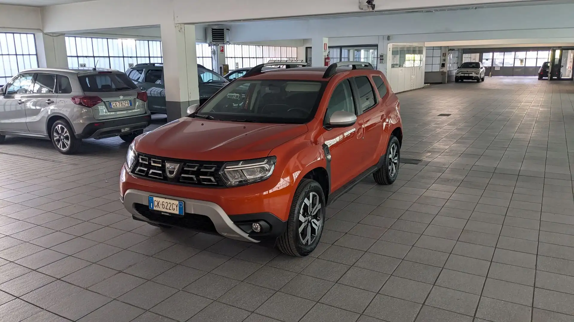 Dacia Duster 1.0 TCe GPL 100 CV 4x2 Prestige Up Orange - 1