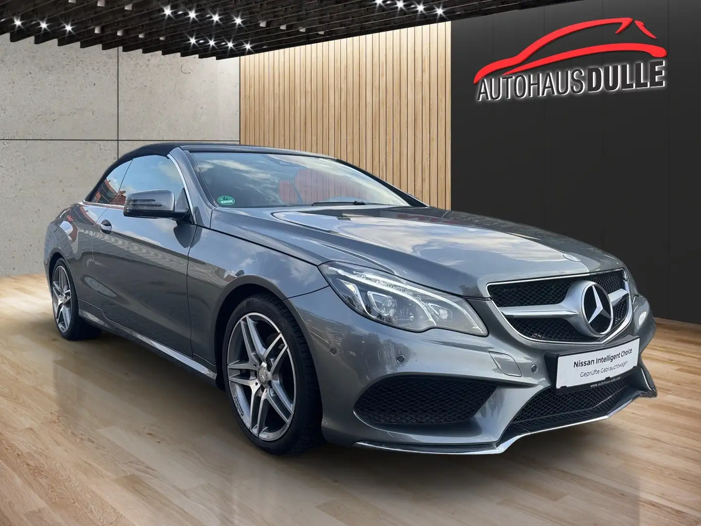 Mercedes-Benz E 320 E 320 CGI Cabrio AMG Line Grau - 2