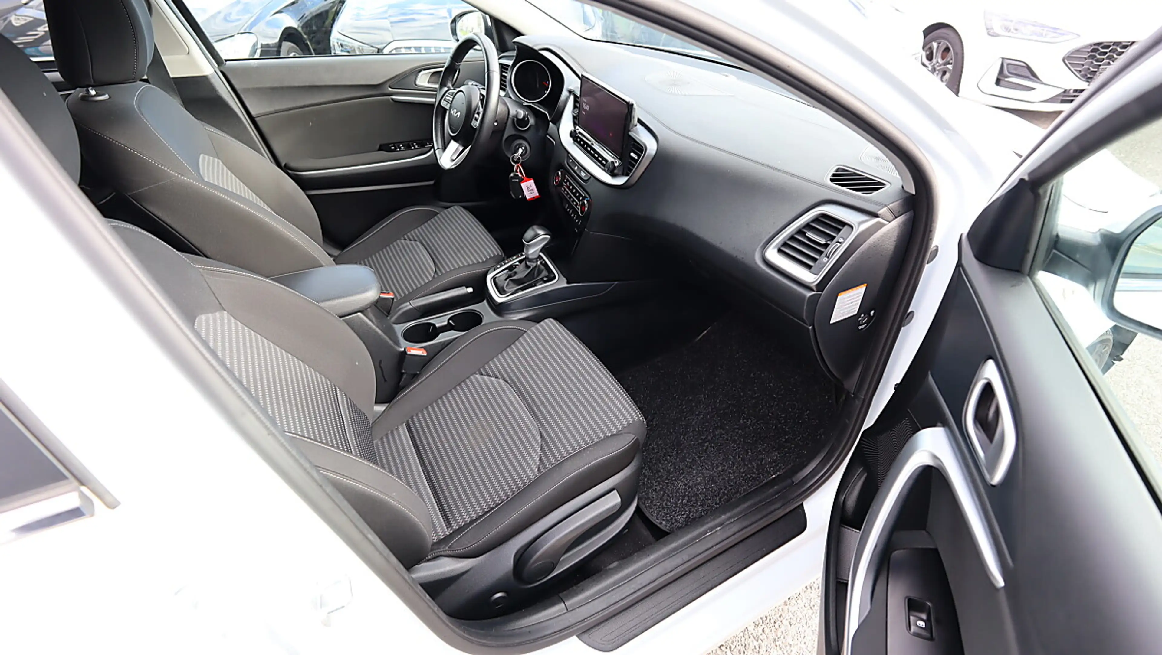 Kia Ceed / cee'd Ceed 1.6 CRDi ACC NAVI KAMERA SPUR... — photo 14