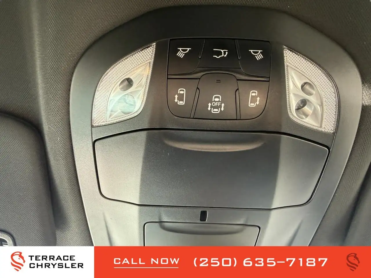 Chrysler Pacifica photo Chrysler Pacifica